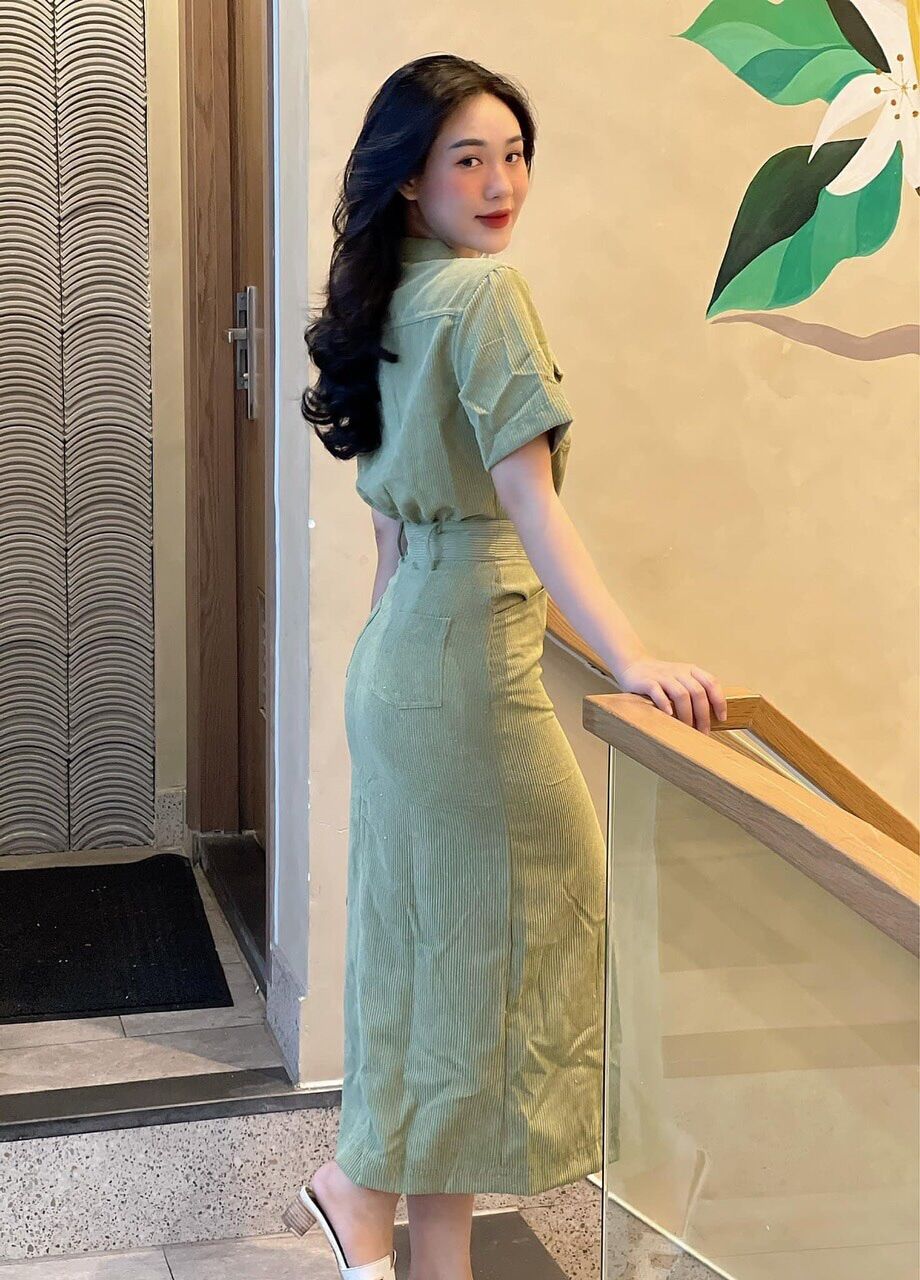 Váy nhung tăm sê trước cúc đồng