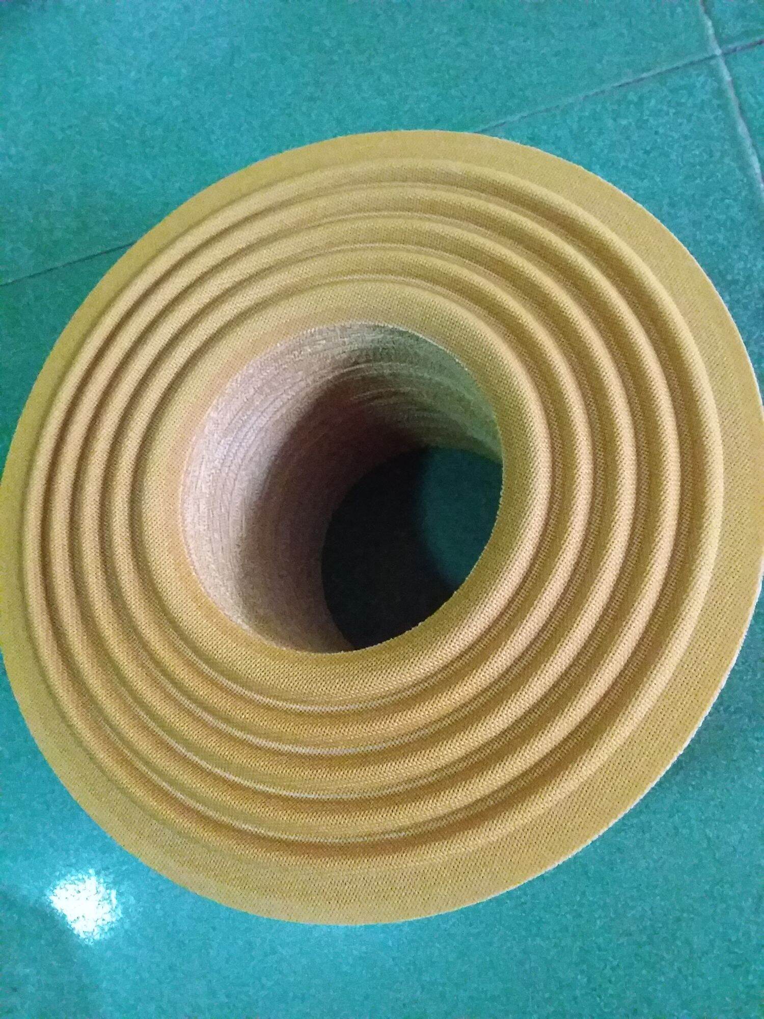 1 NHỆN LOA VÀNG 23 CM LỖ 100 BẰNG