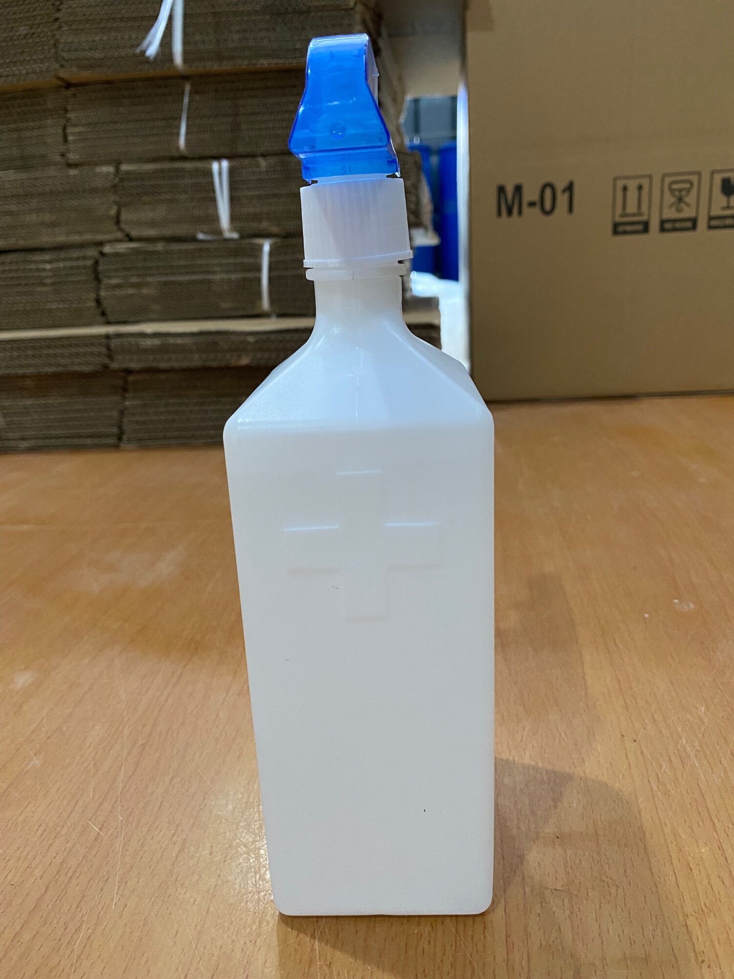 Cồn sát khuẩn , chai vuông có vòi xịt 70,cồn y tế.