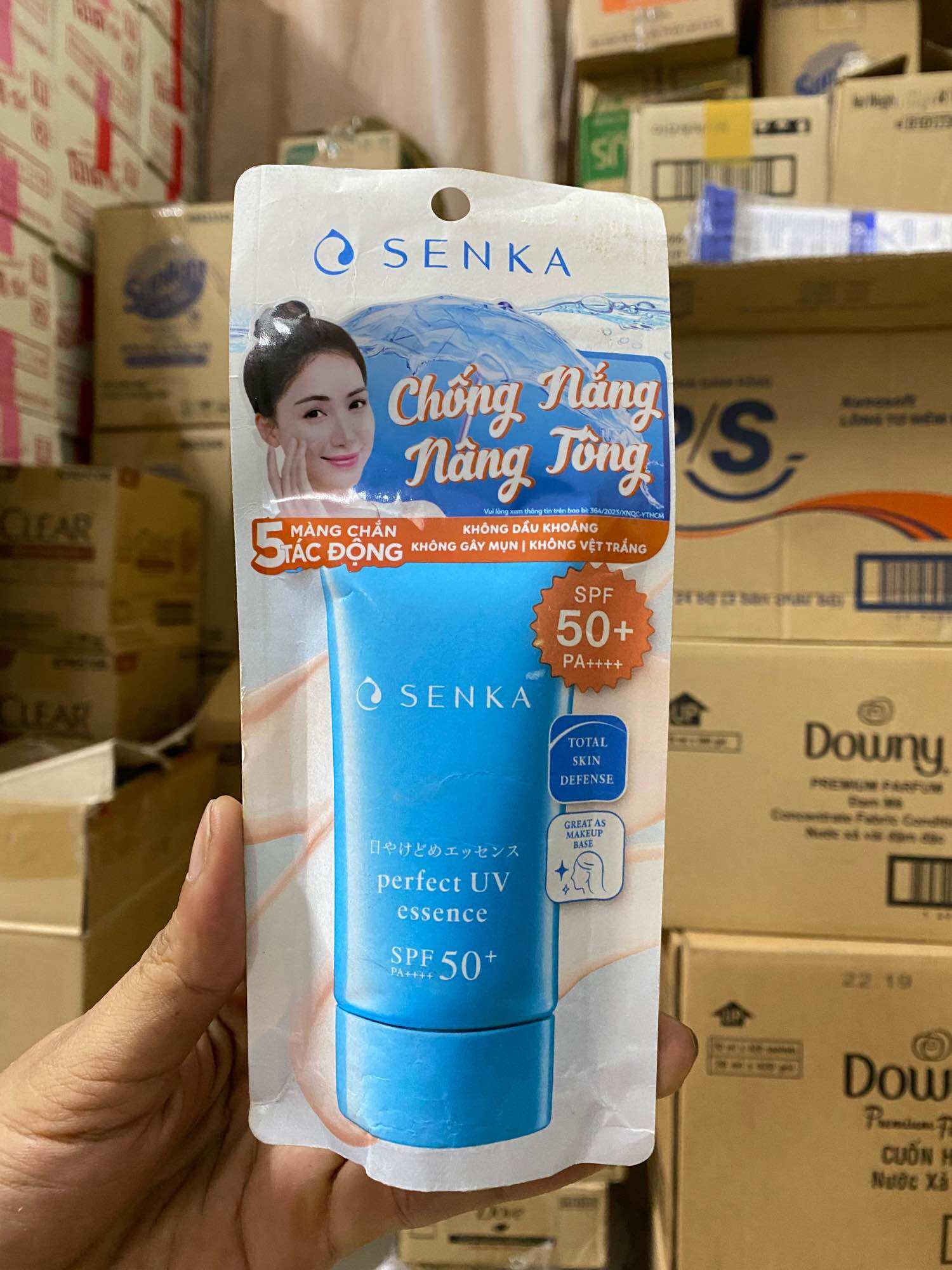 Kem chống nắng Senka Perfect UV Essence 50g