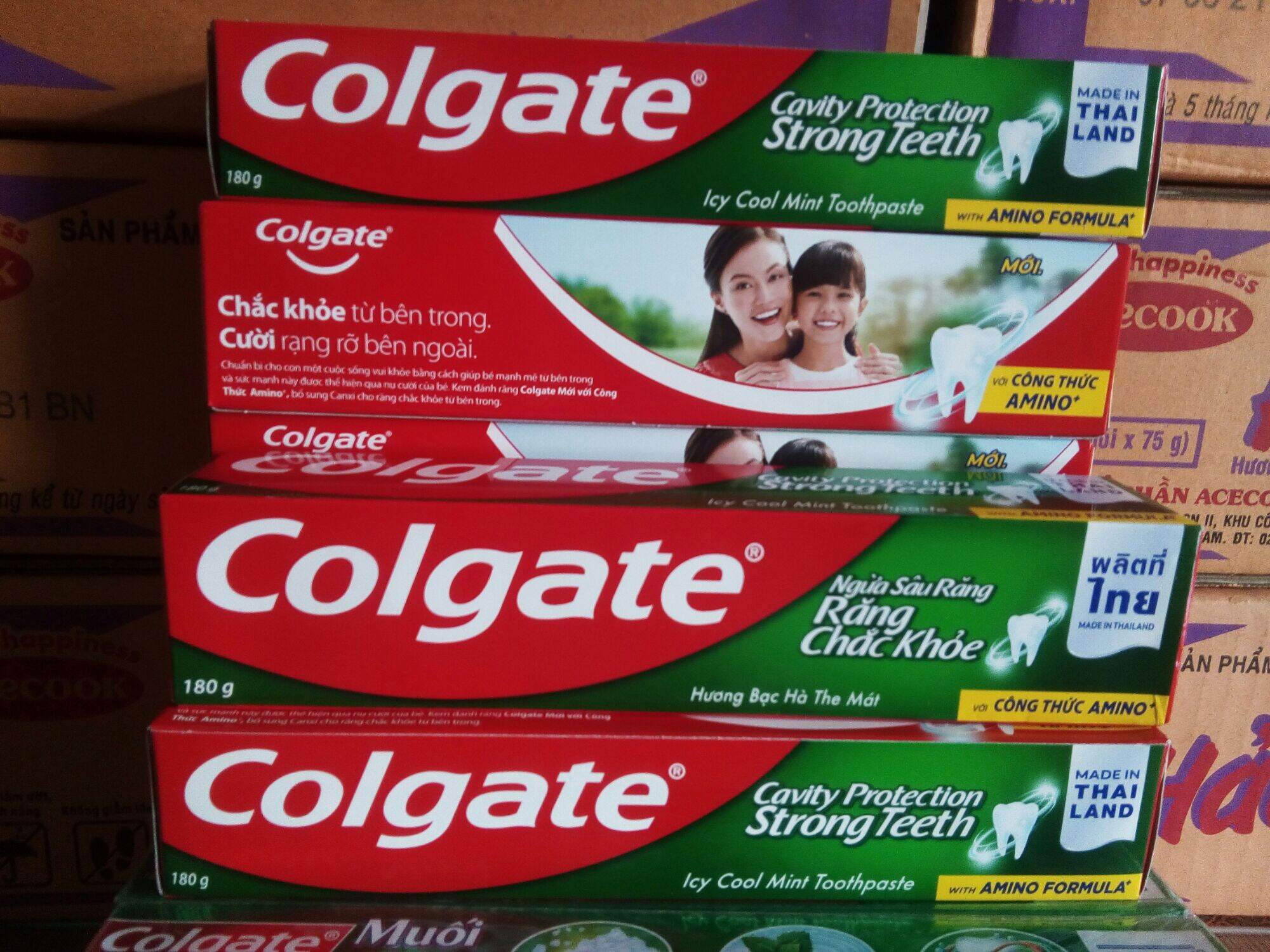 Combo 2 kem đánh răng Colgate Bạc hà 180g
