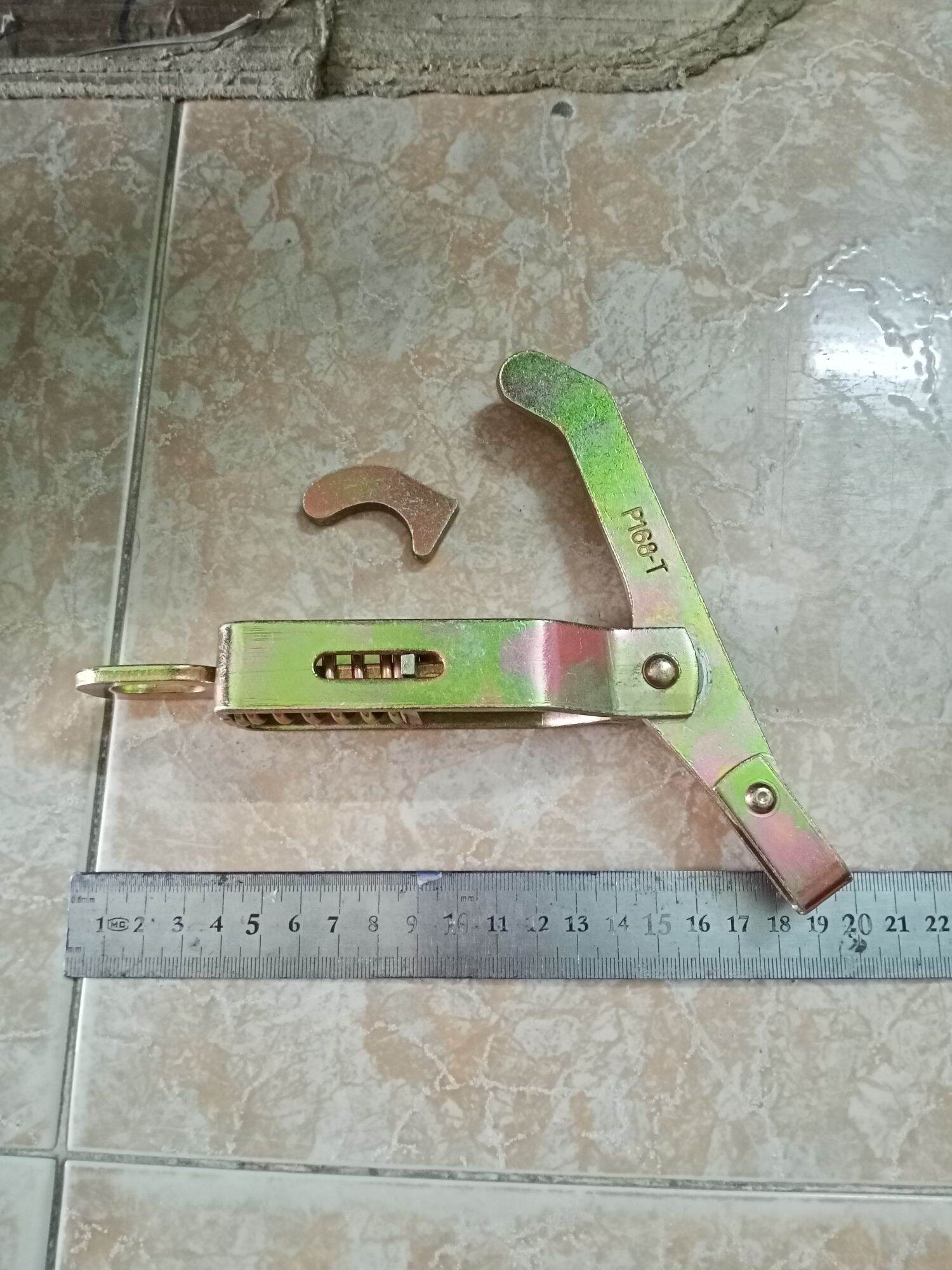 Khoá bửng xe tải