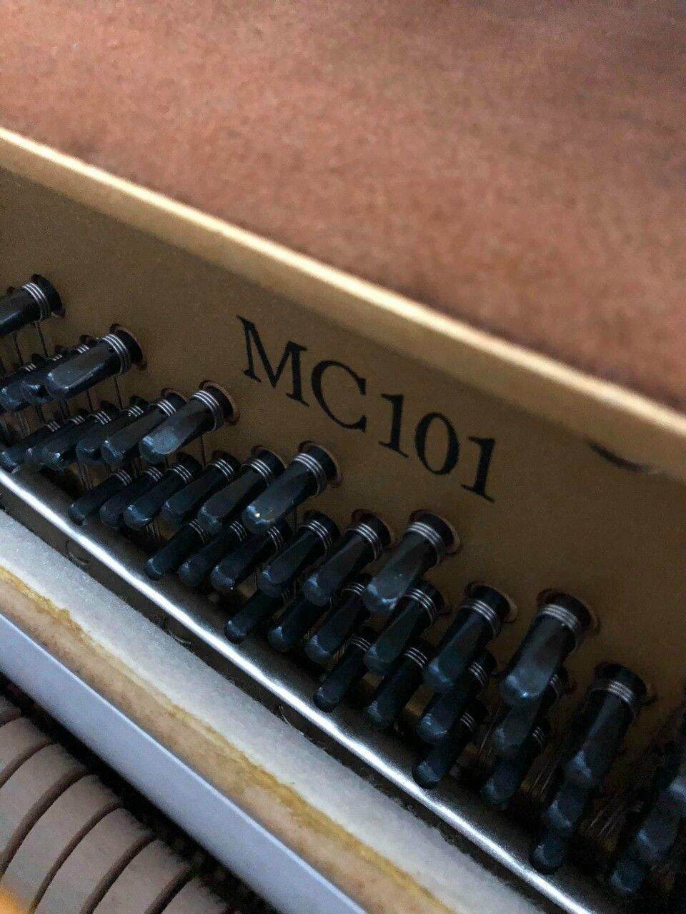 Piano Yamaha MC101