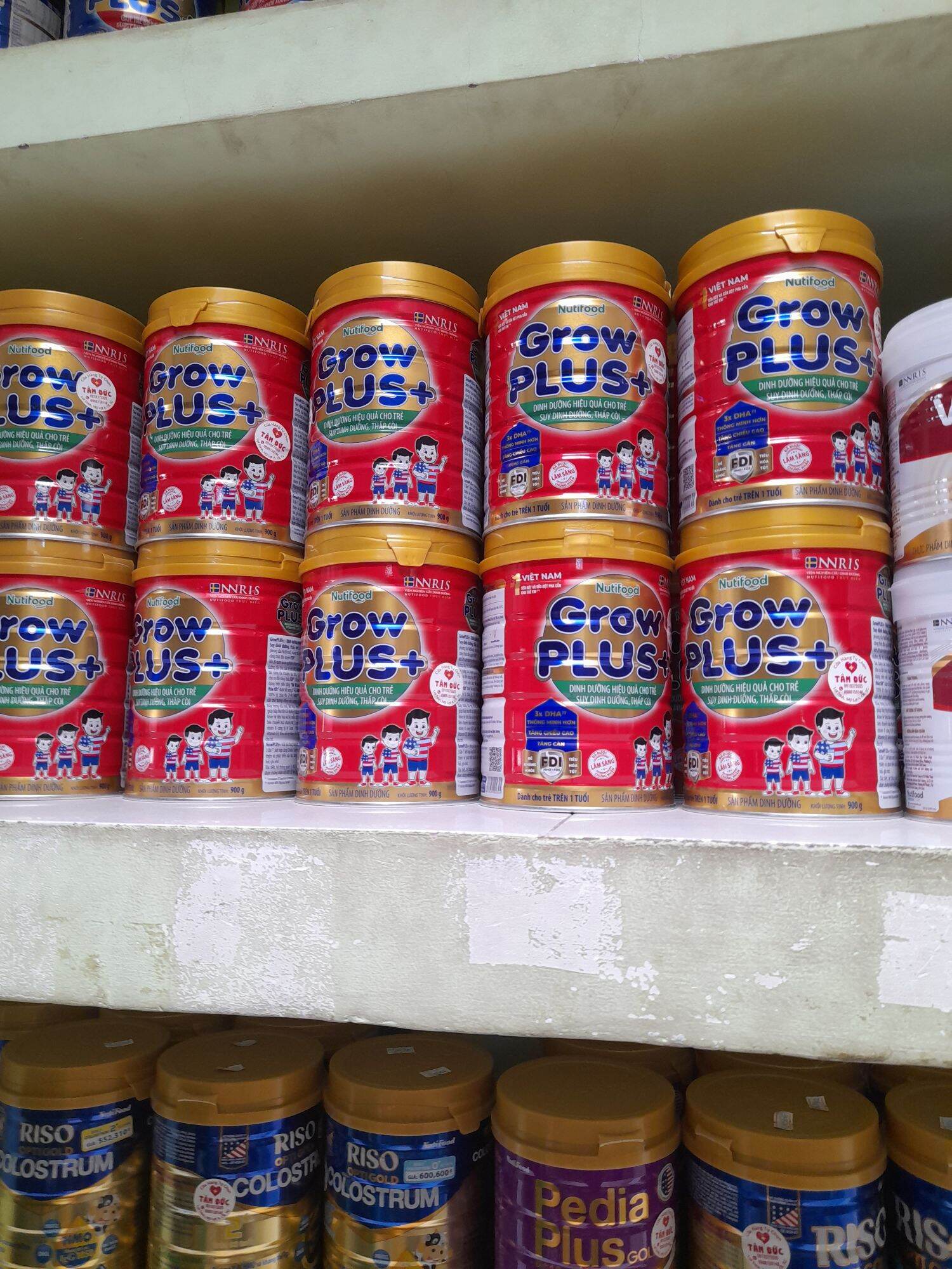 LON Sữa Grow Plus đỏ Nutifood 900g (trẻ từ 1 tuổi trở lên)
