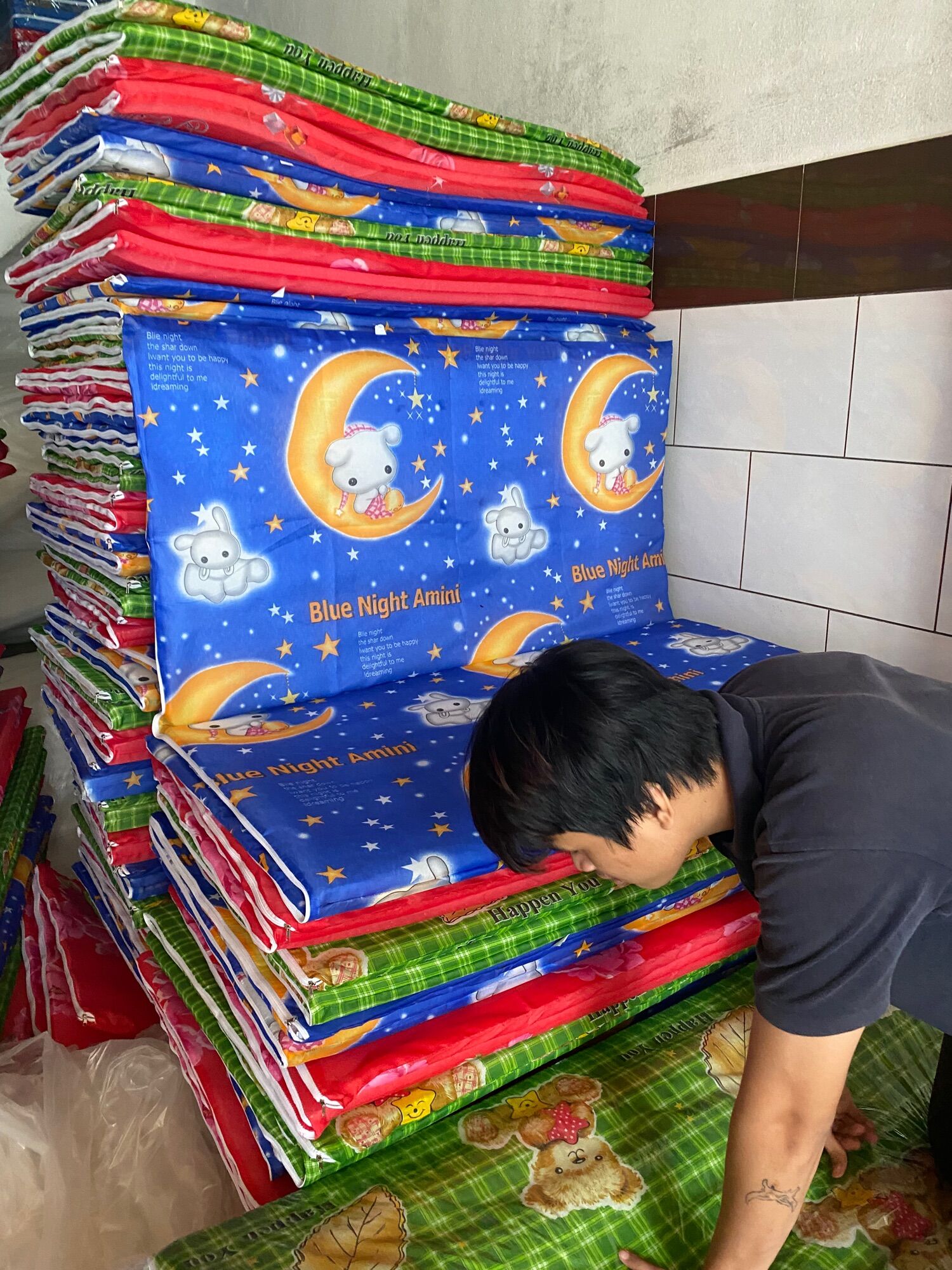Nệm Xếp gấp 3 dày 2cm( chuyên bỏ sĩ lẽ gia công nệm)chất liệu PE