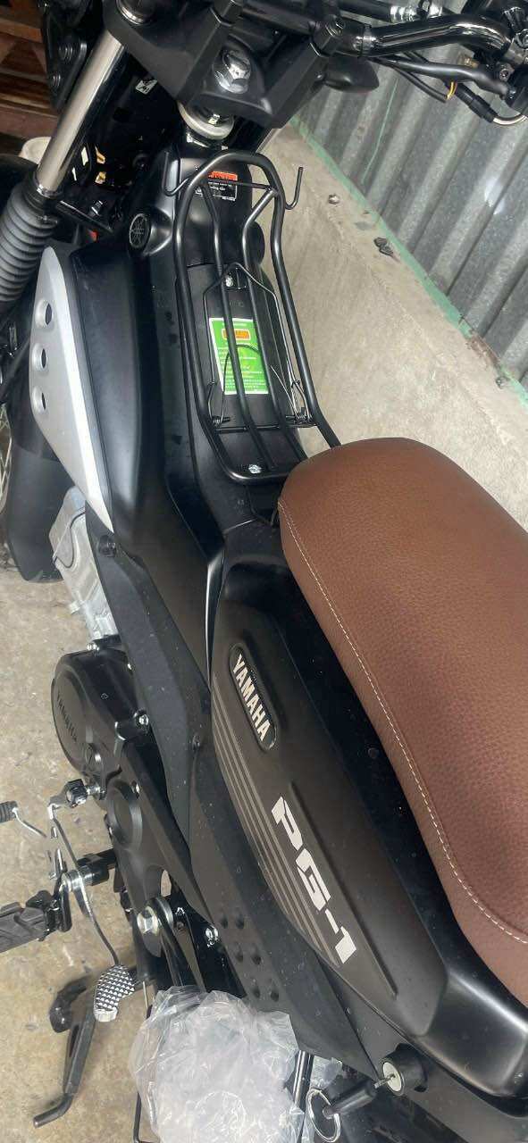 Baga giữa xe Yamaha PG-1 2023, cảng trước sau xe PG-1 sơn đen tĩnh điện chắc chắn dày dặn