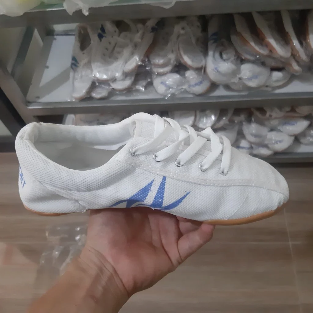 Giày ba ta đinh