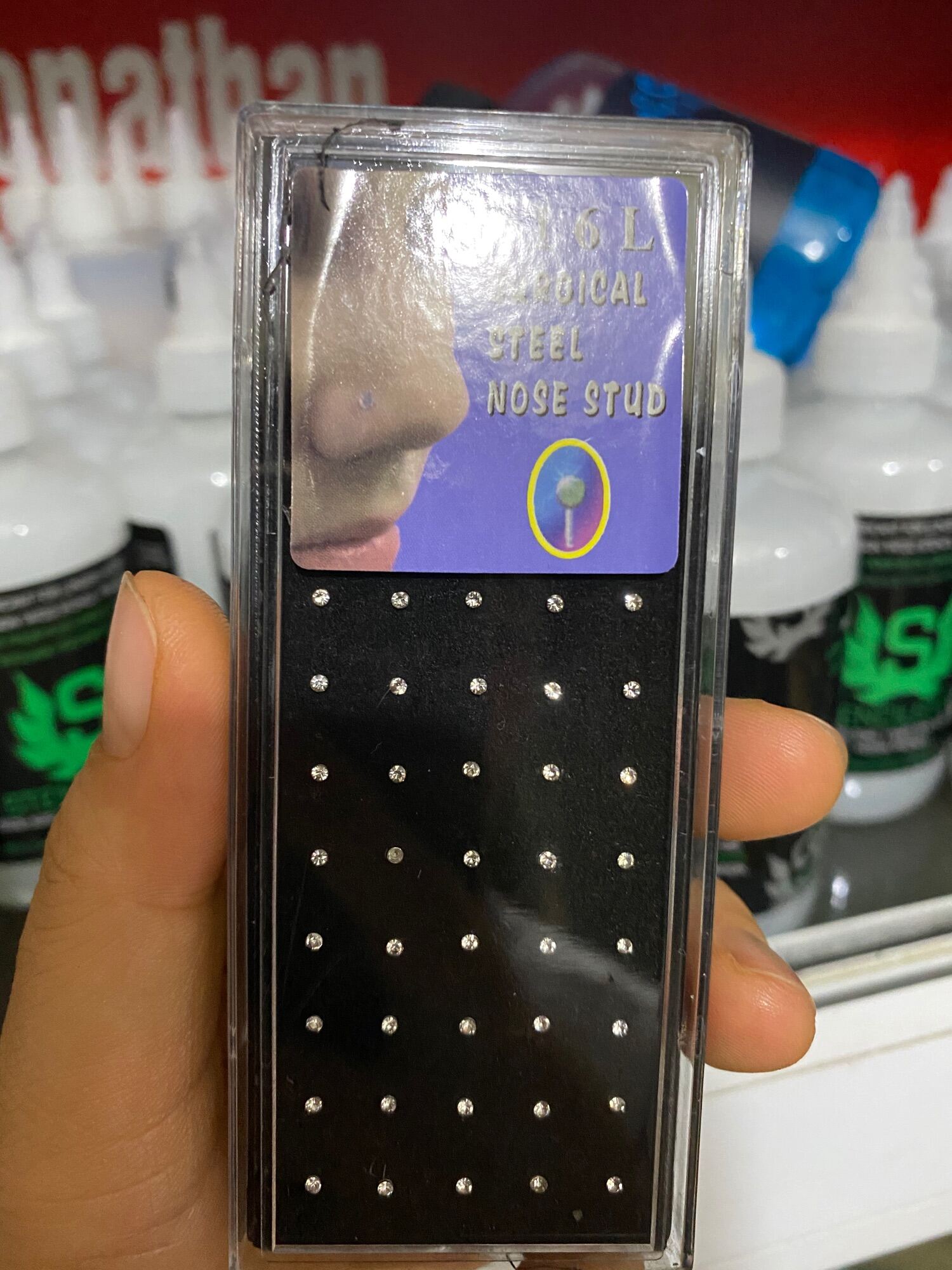 40 Khuyên Mũi Đá Trắng :89K/Hộp