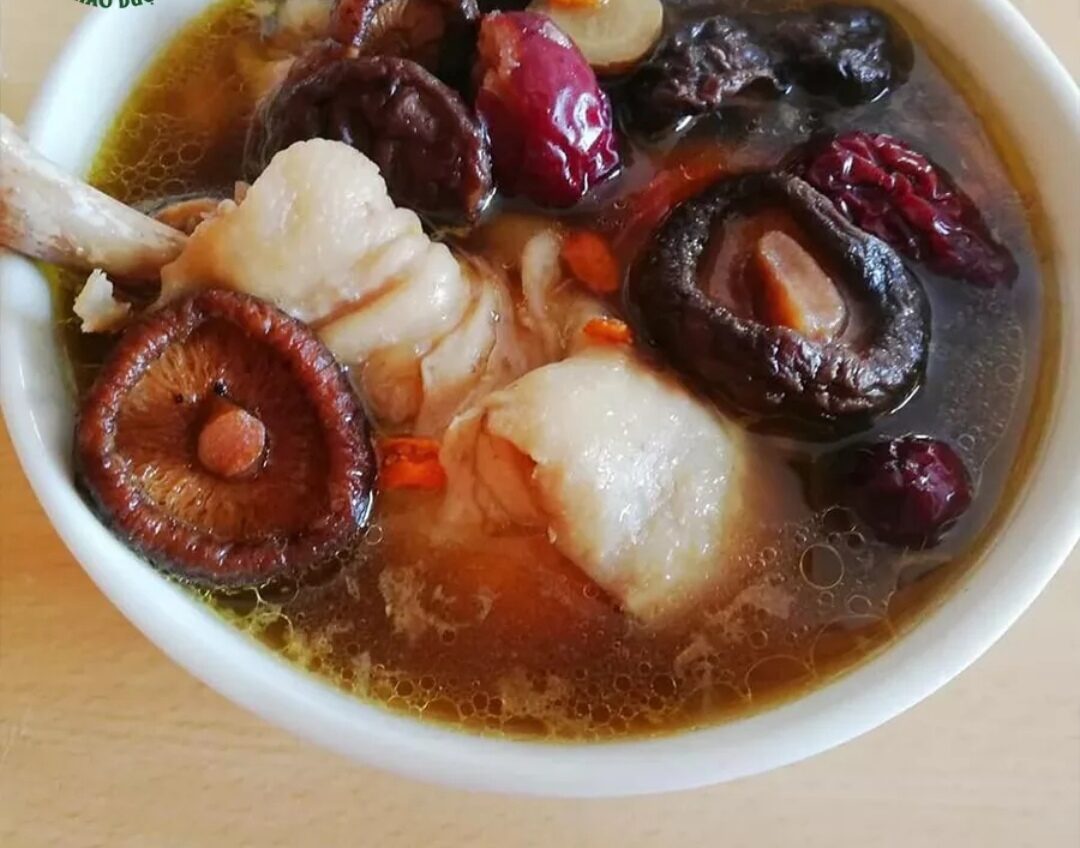 500GRAM  TÁO ĐỎ TÂN CƯƠNG _ LOẠI 1 CƠM DÀY