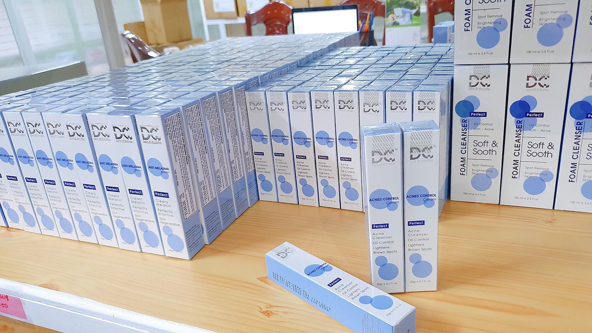 Cream mụn DC cao cấp an toàn