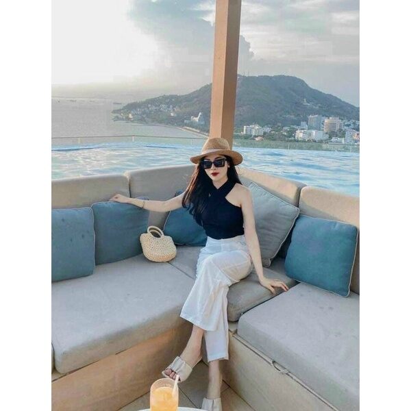 Áo yếm croptop 2 dây bản to