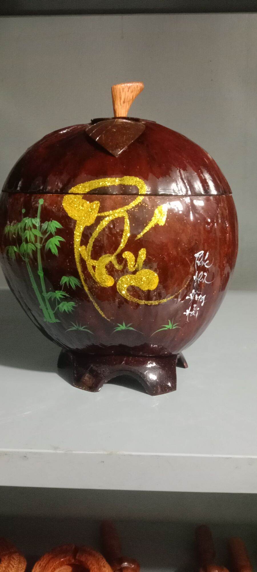 Quả dừa khô làm bình ủ trà kèm ấm tích