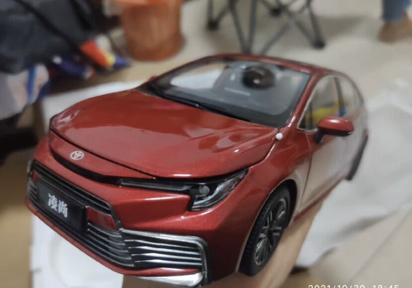 Mô hình xe Toyota Levin tỉ lệ 1 18
