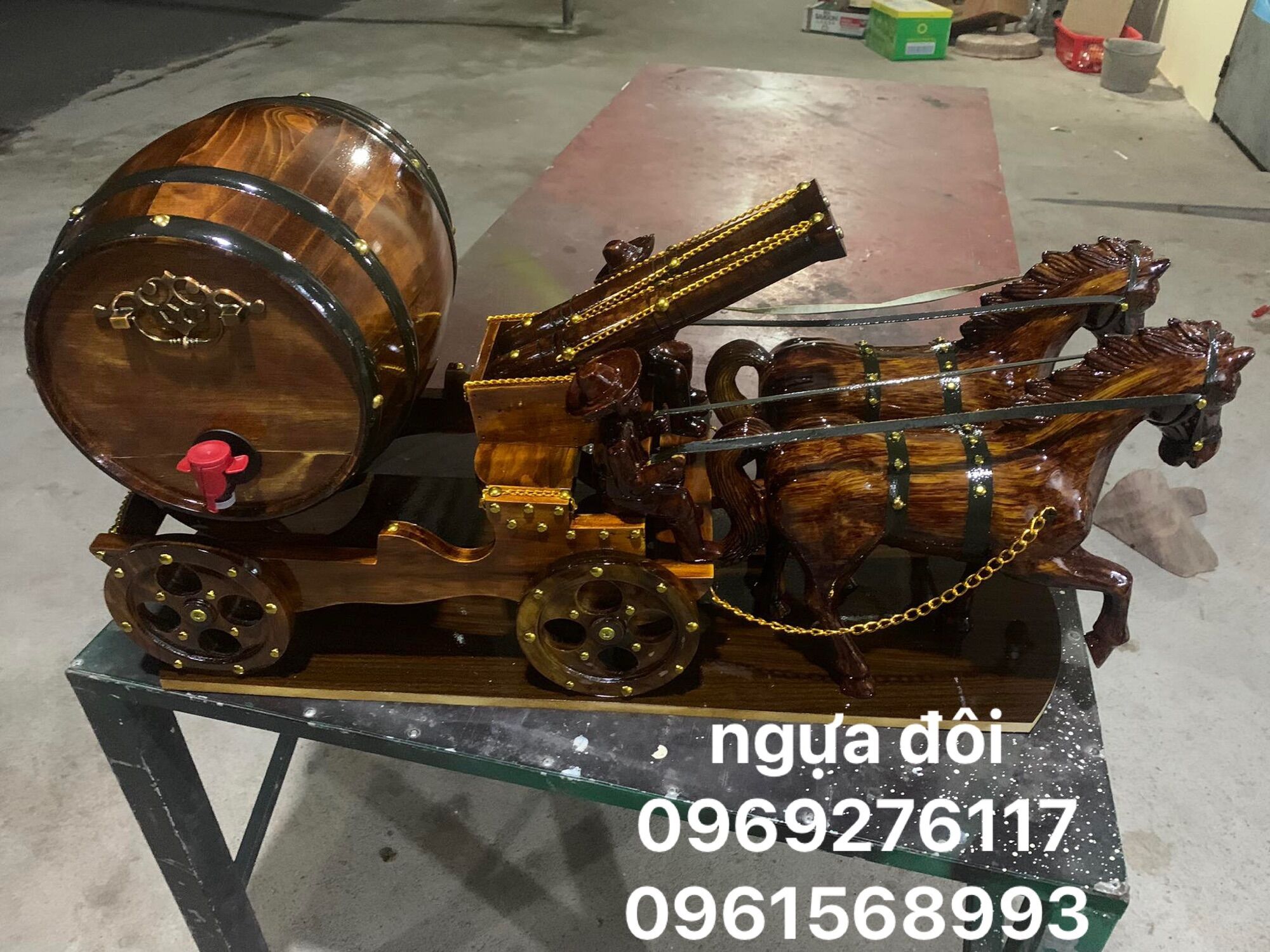 ngua kéo pháo phong thủy