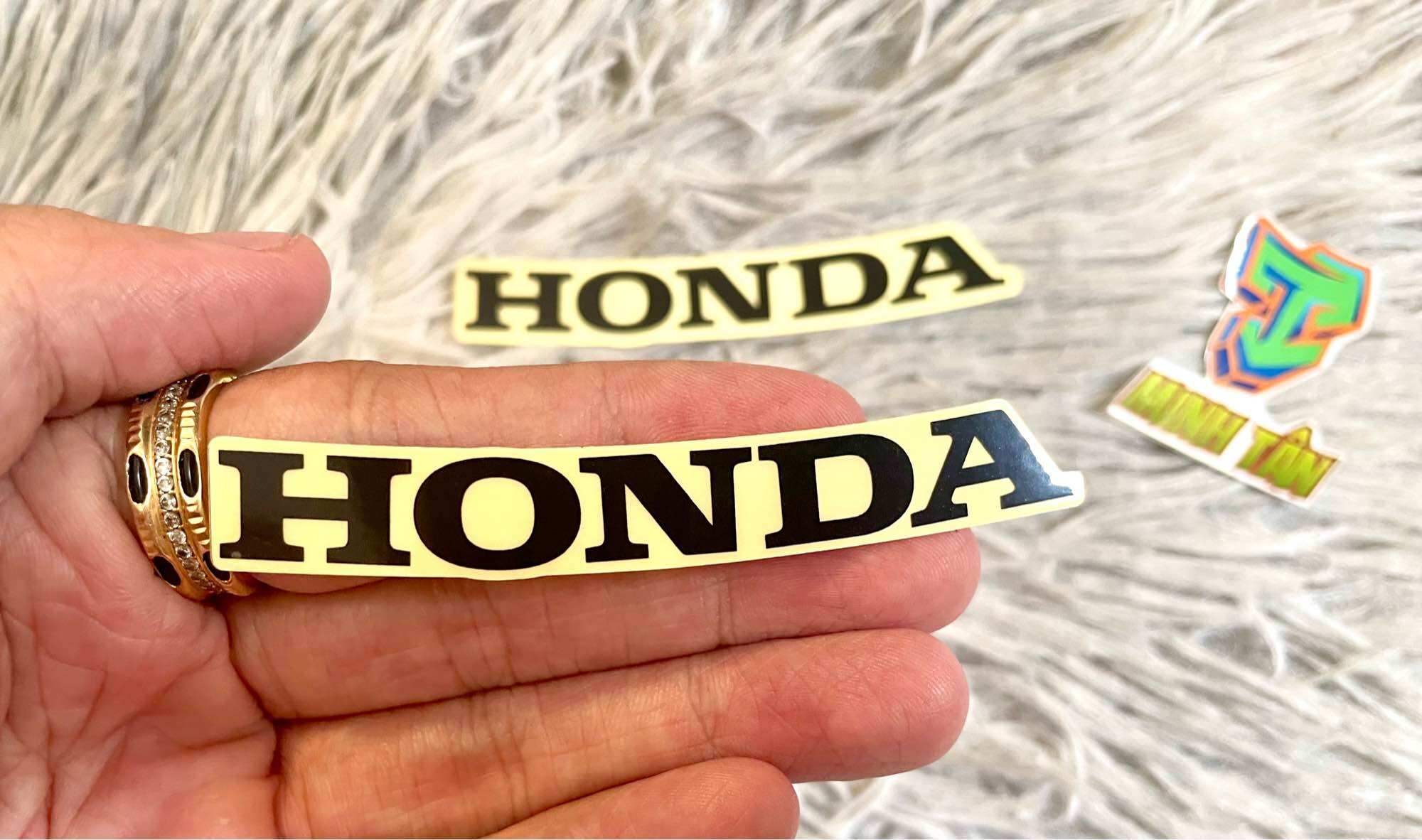Tem cong Honda zin Đen dán mặt nạ Sh, Vision, Wave