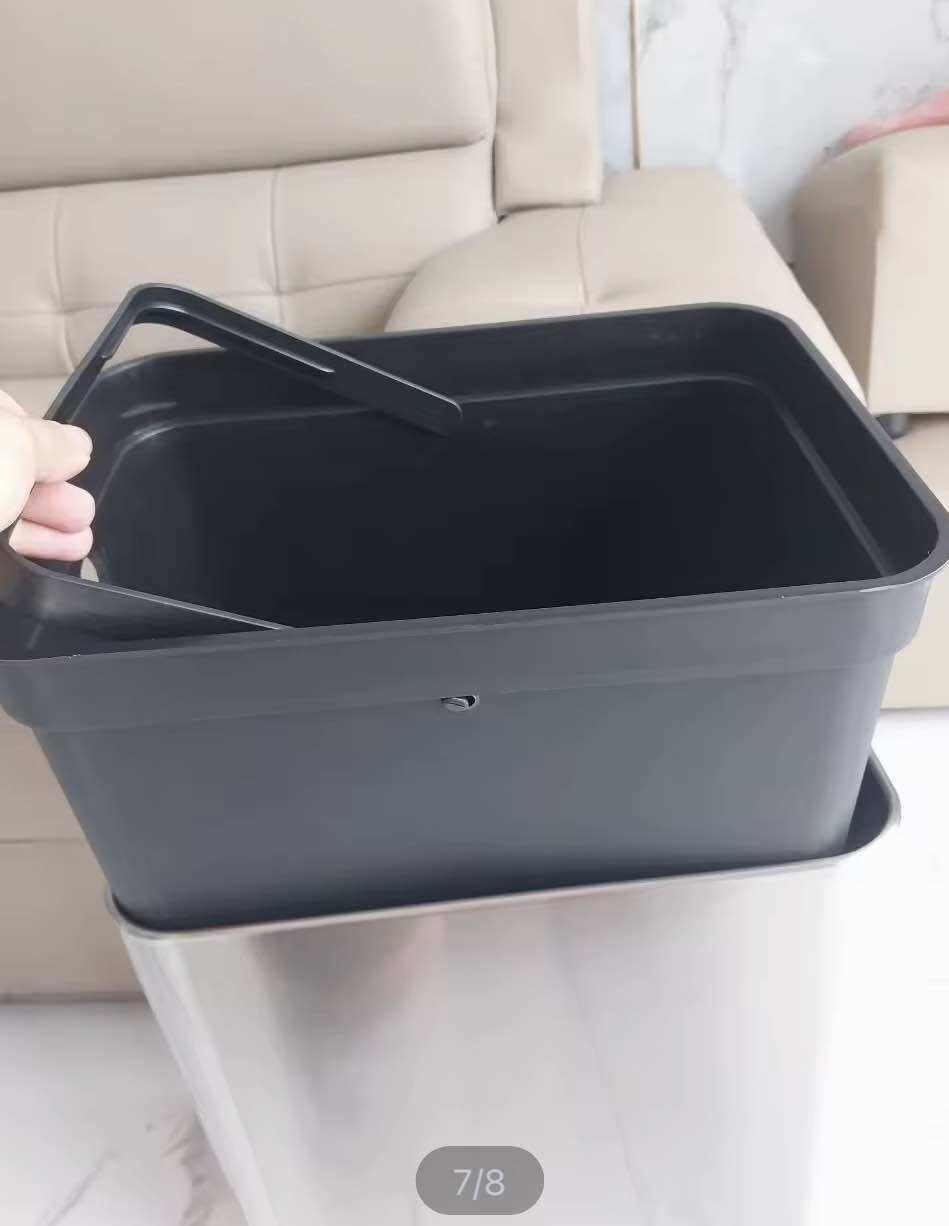 Thùng rác thông minh 40L