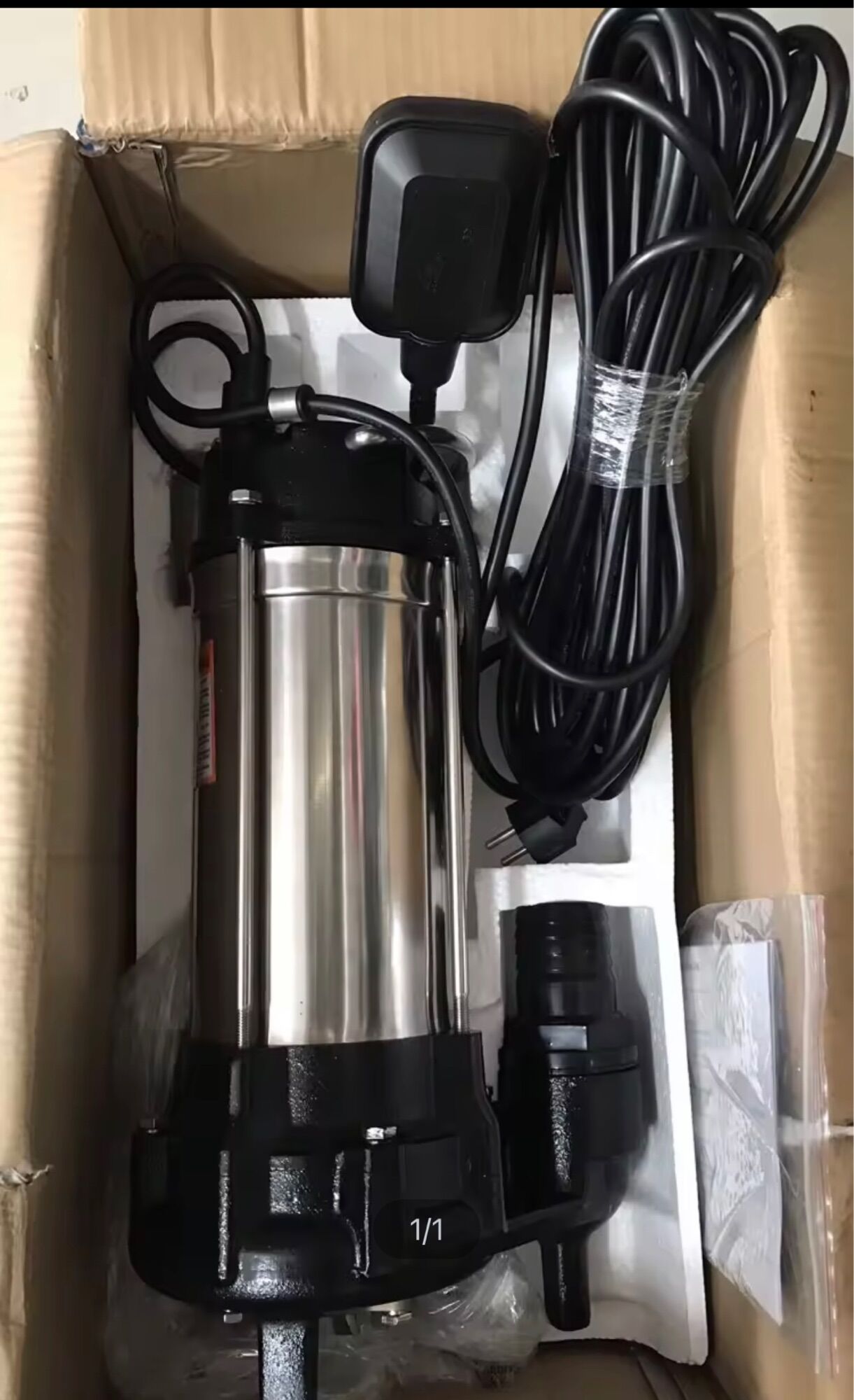 Máy bơm nước thả chìm có cánh cắt rác 1hp