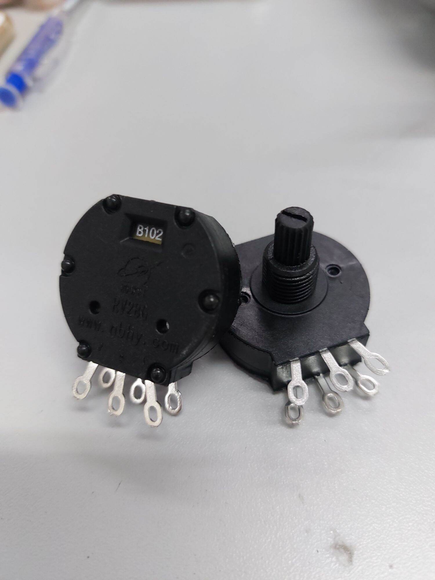 Chiết áp đôi 2 tầng máy hàn B102