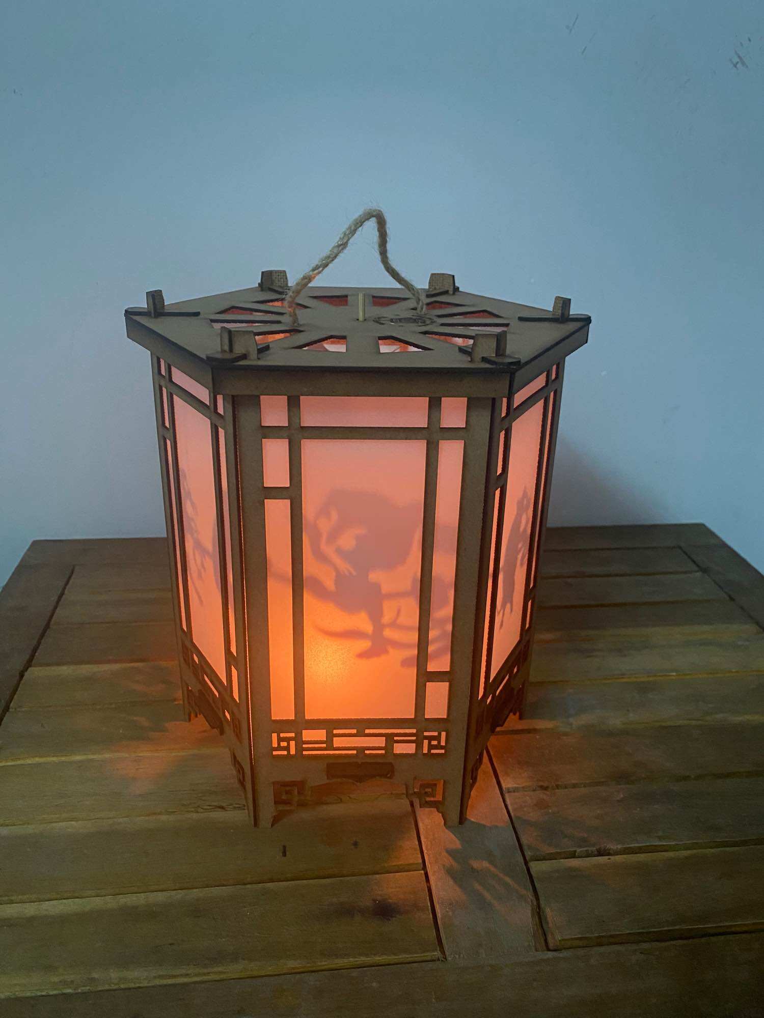 Đèn kéo quân gỗ cao 24cm( Quay đều khi đốt nến)