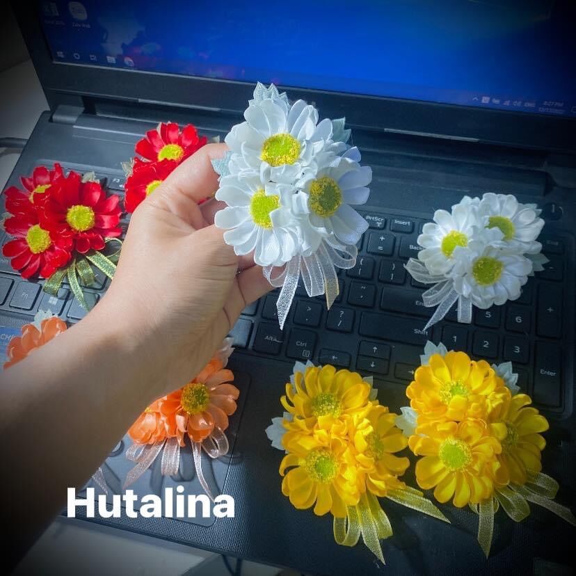 Hoa Cài Áo Cúc Hoạ Mi CV62 - HUTALINA