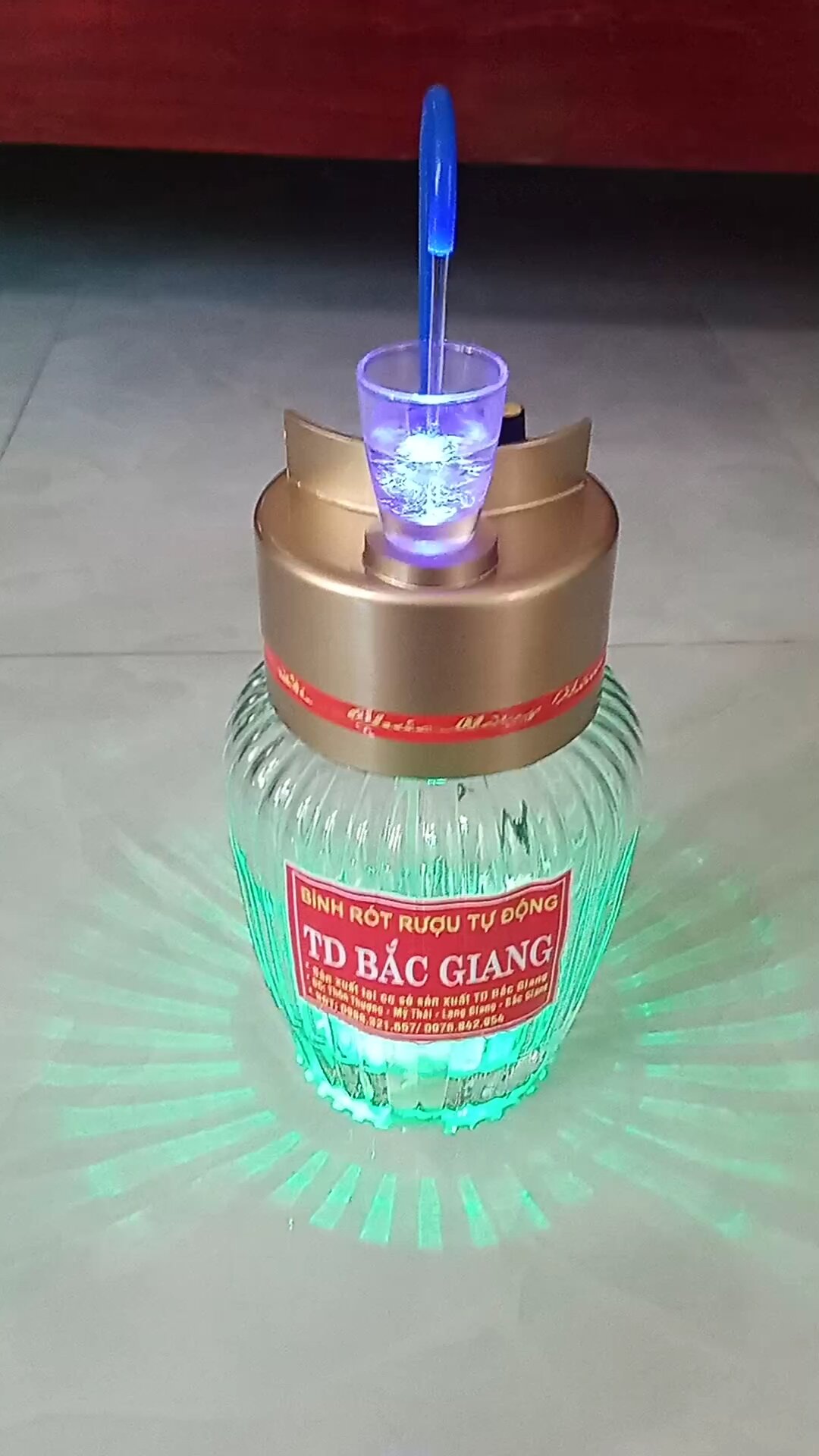 Máy rót rượu tự động