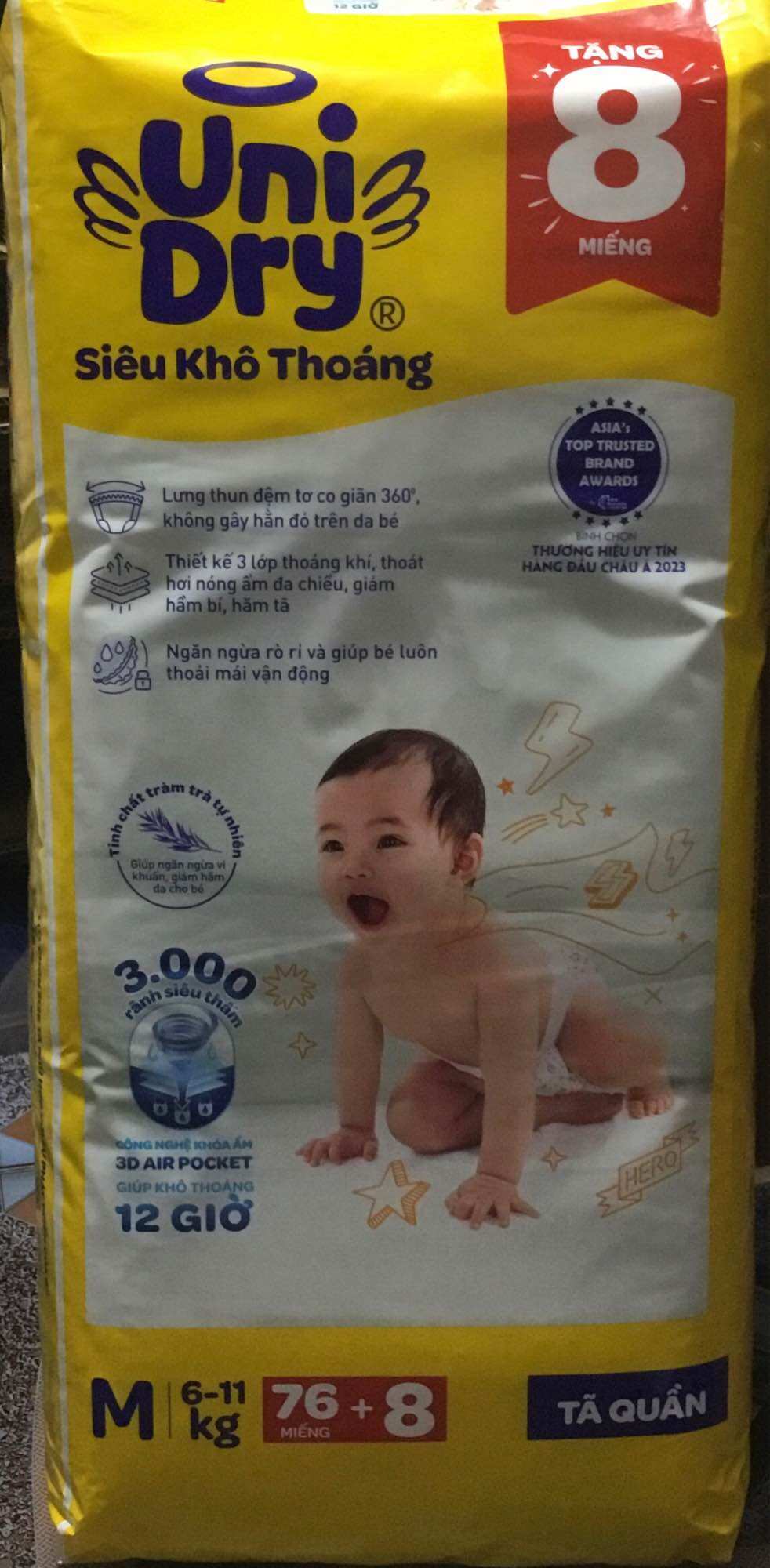 Mẫu mới - tặng thêm 8 miếng bên trong - tã quần unidry m76 siêu khô thoáng size m cho bé từ 6-11kg - hsd luôn mới