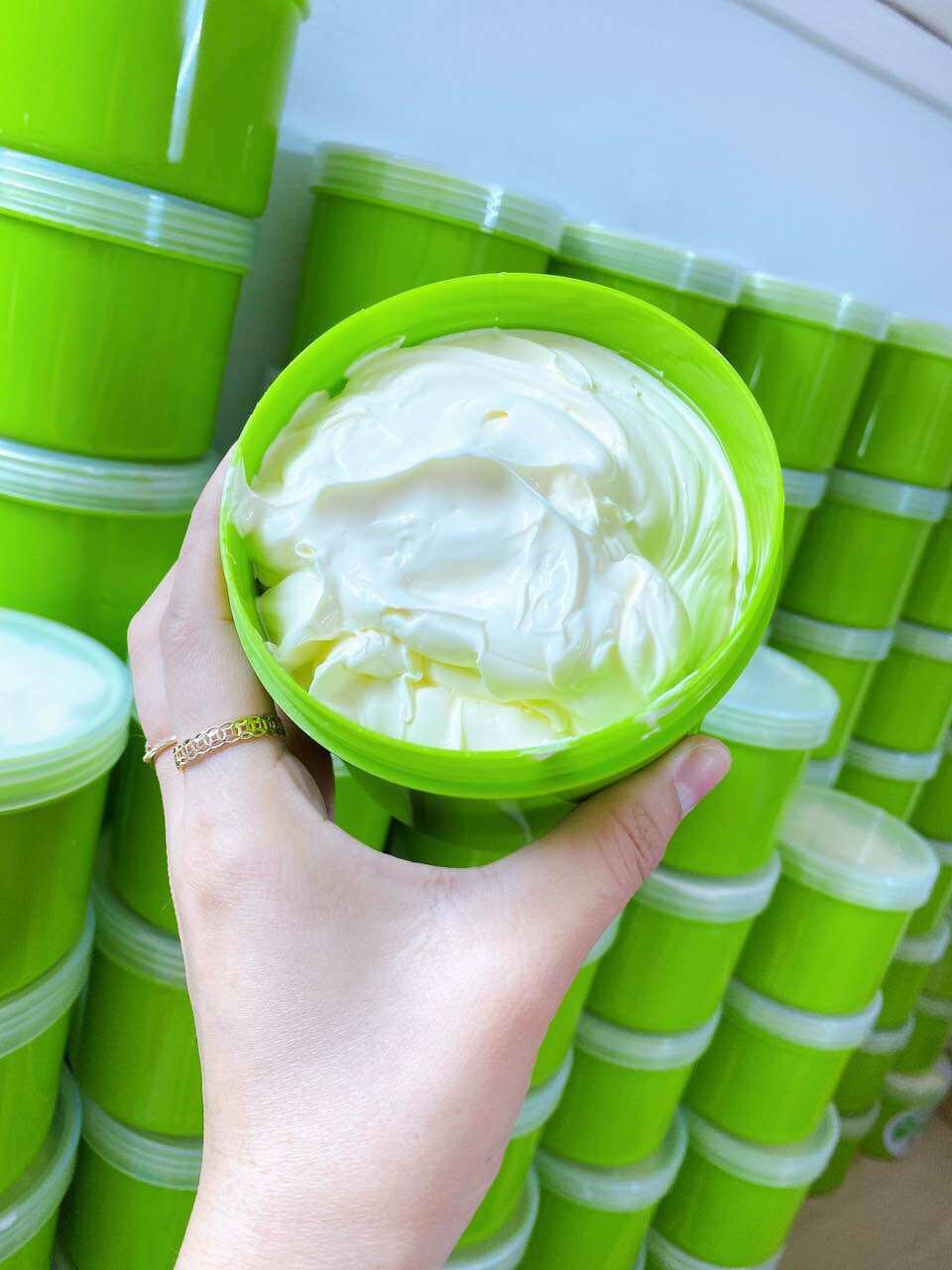 500gr Kem Body Tẩy Thái Lan ( tặng tắm trắng )