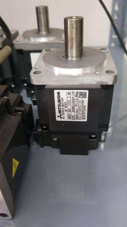 Động cơ Servo 200W Mitsubishi hàng tháo máy đẹp
