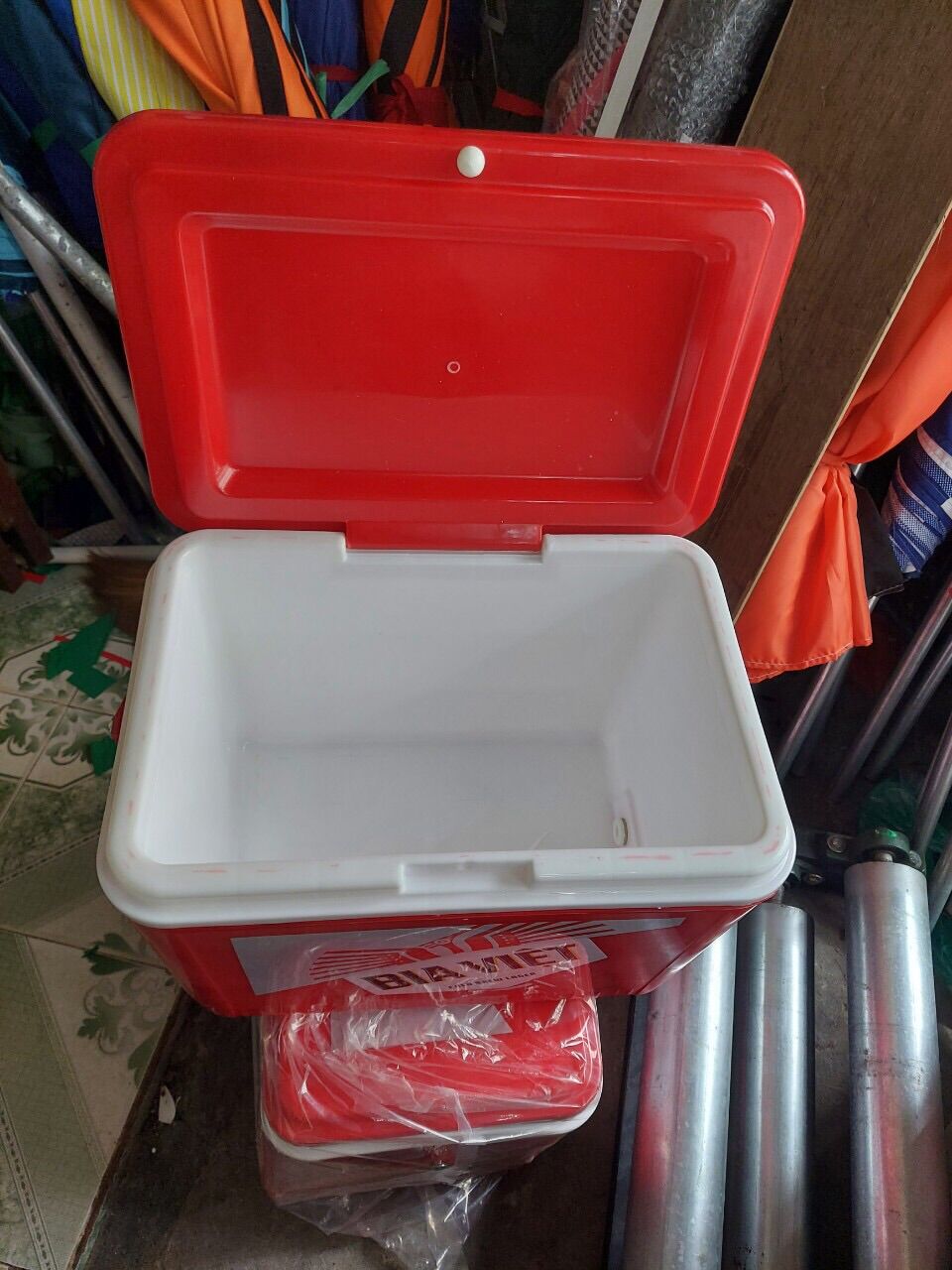 Thùng đá 24 lít có van xả đáy tiện lợi