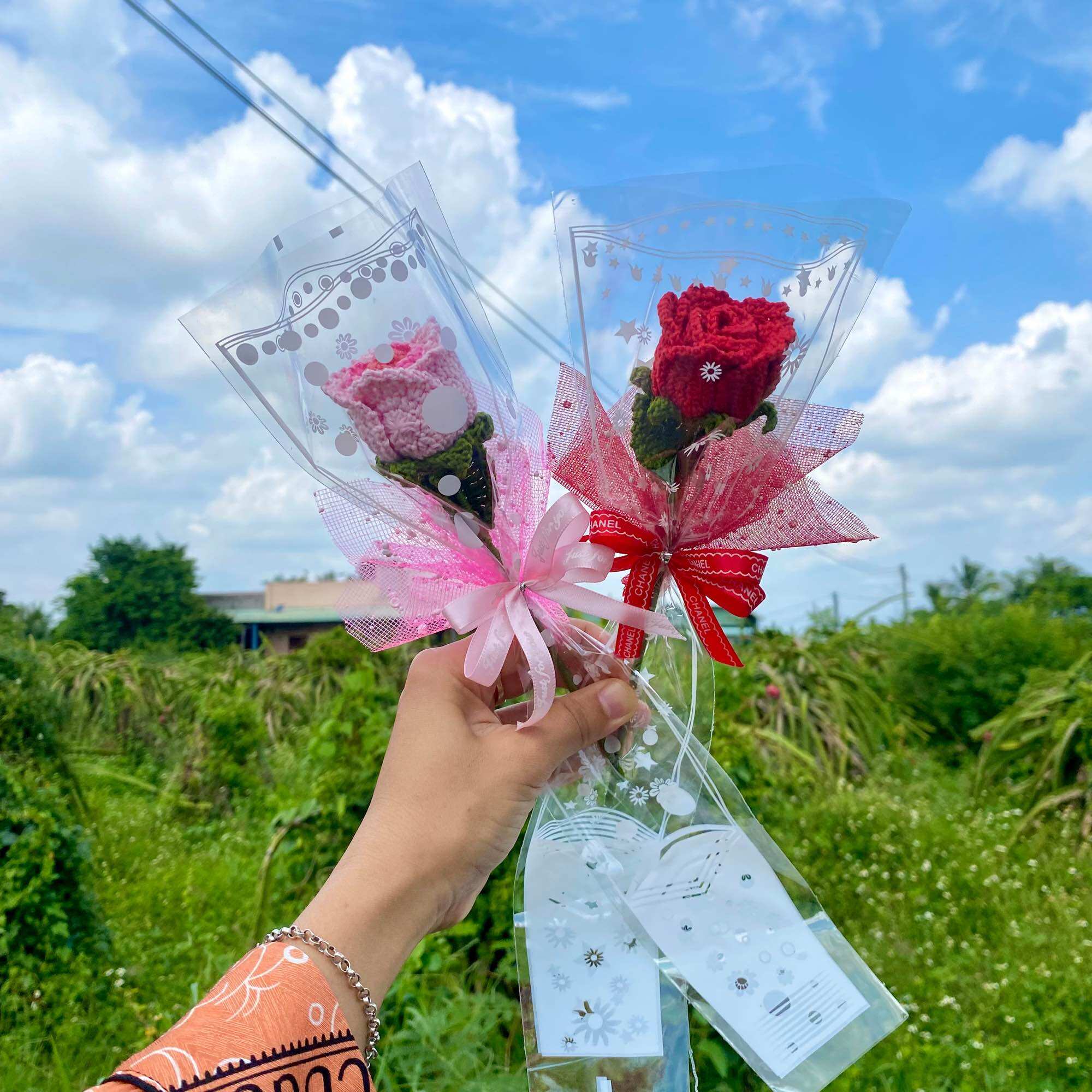 Bó hoa hồng bằng len