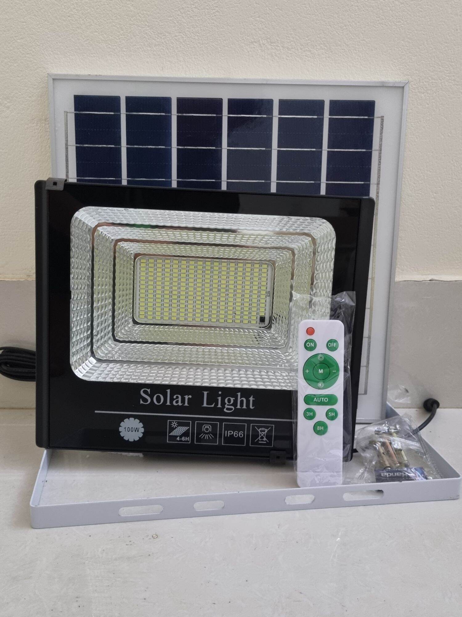 Đèn pha LED năng lượng mặt trời 100w ip66
