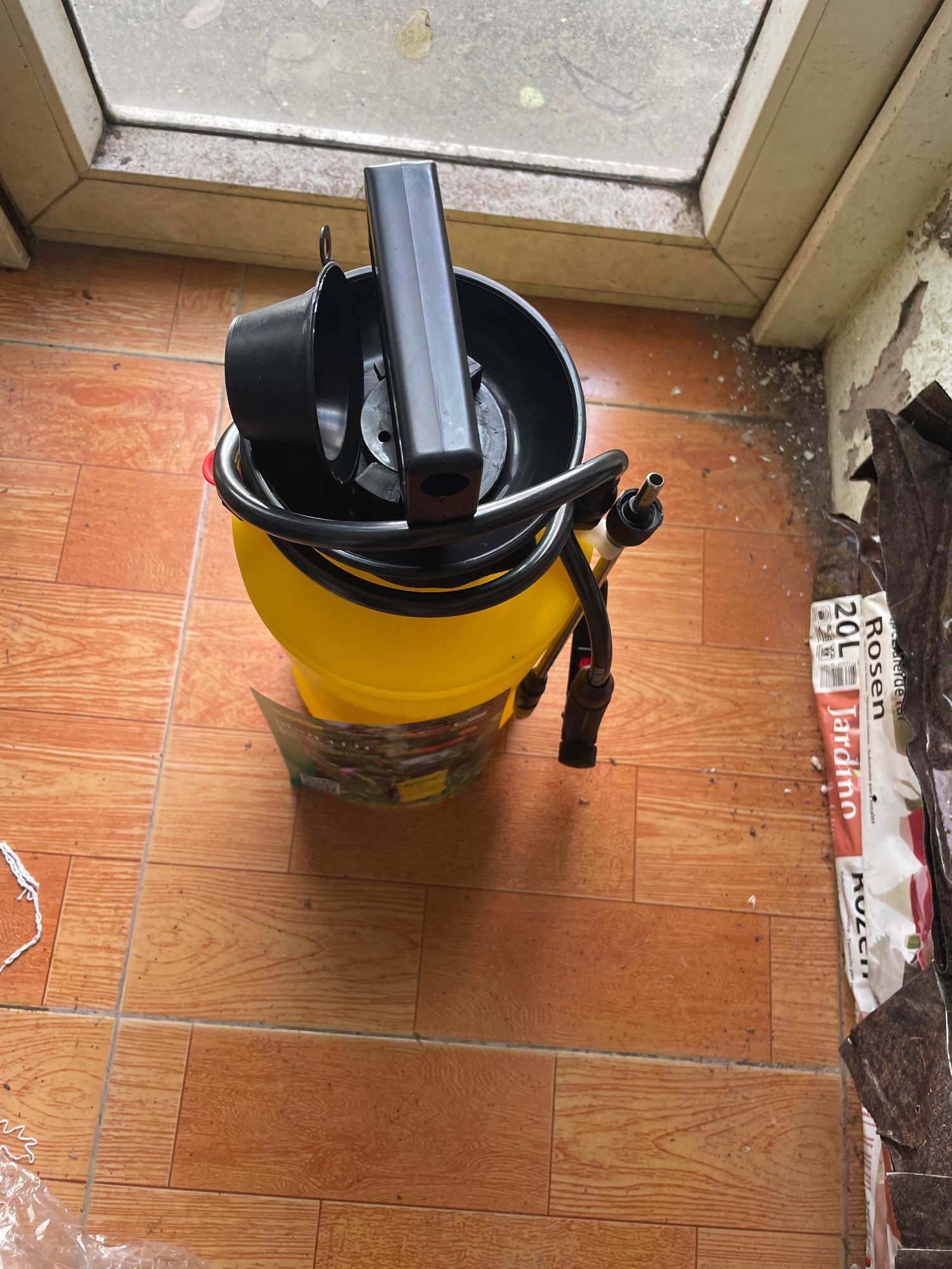 Bình xịt tưới cây Đức Đạt 4 lít - Dudaco - B401 béc đồng