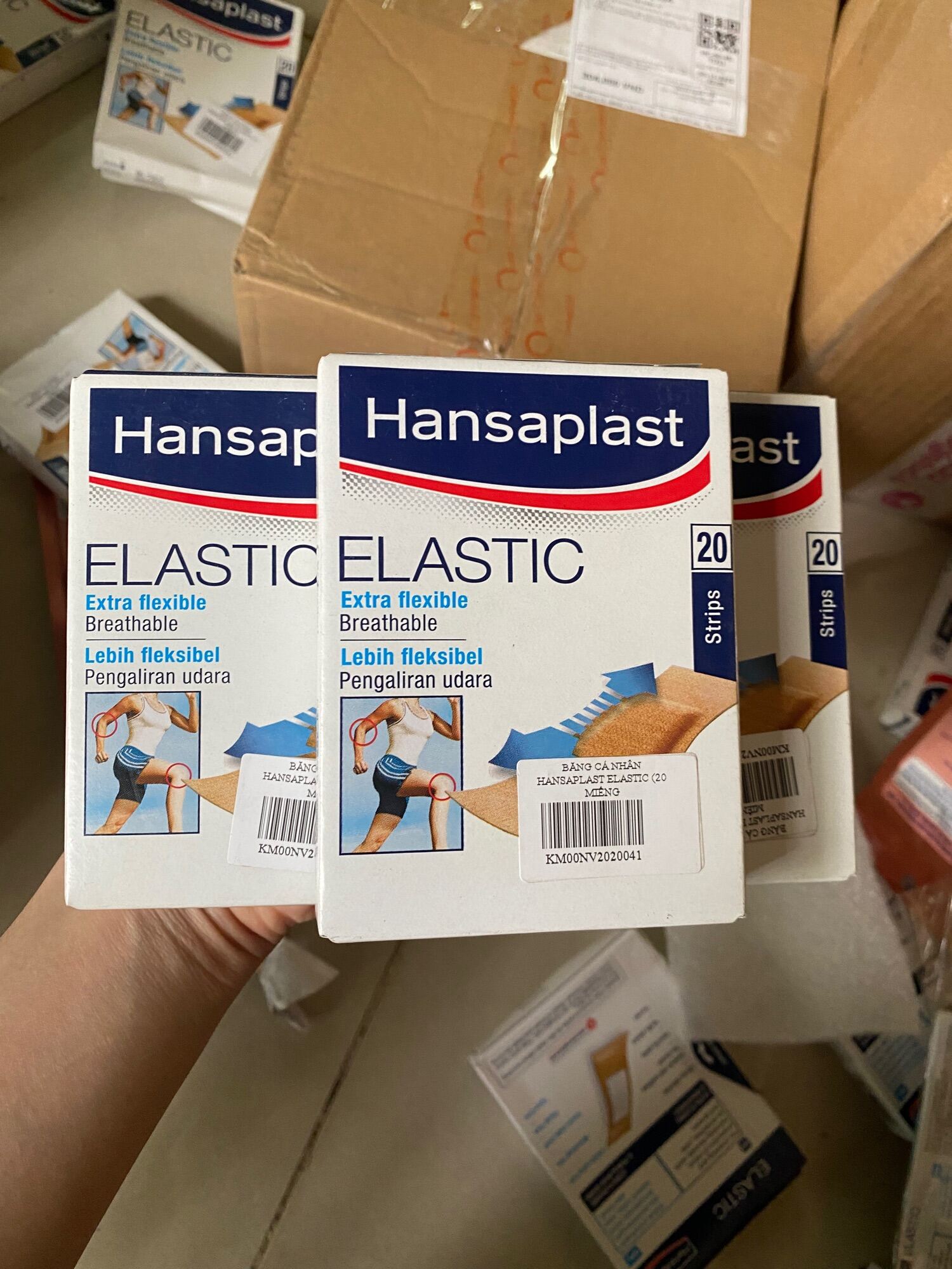 Combo 60 miếng Băng cá nhân Hansaplast Elastic bằng vải co giãn và cực kỳ