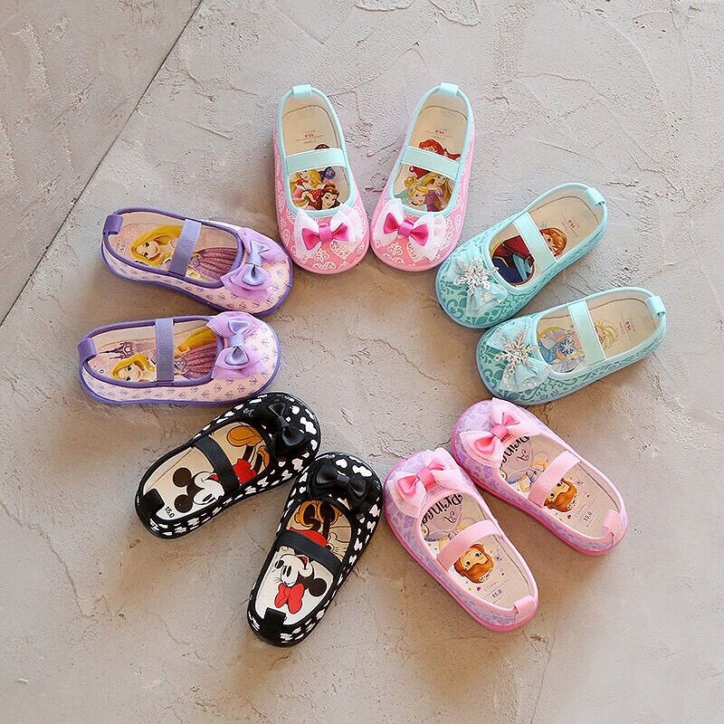 Giay bé gái siêu mềm nhẹ 1 tuoi đen 7 tuoi