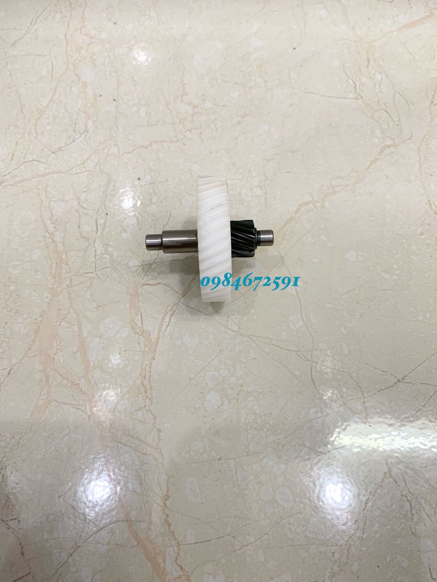 Trục bánh răng máy ép chậm HUROM HU-19SGM