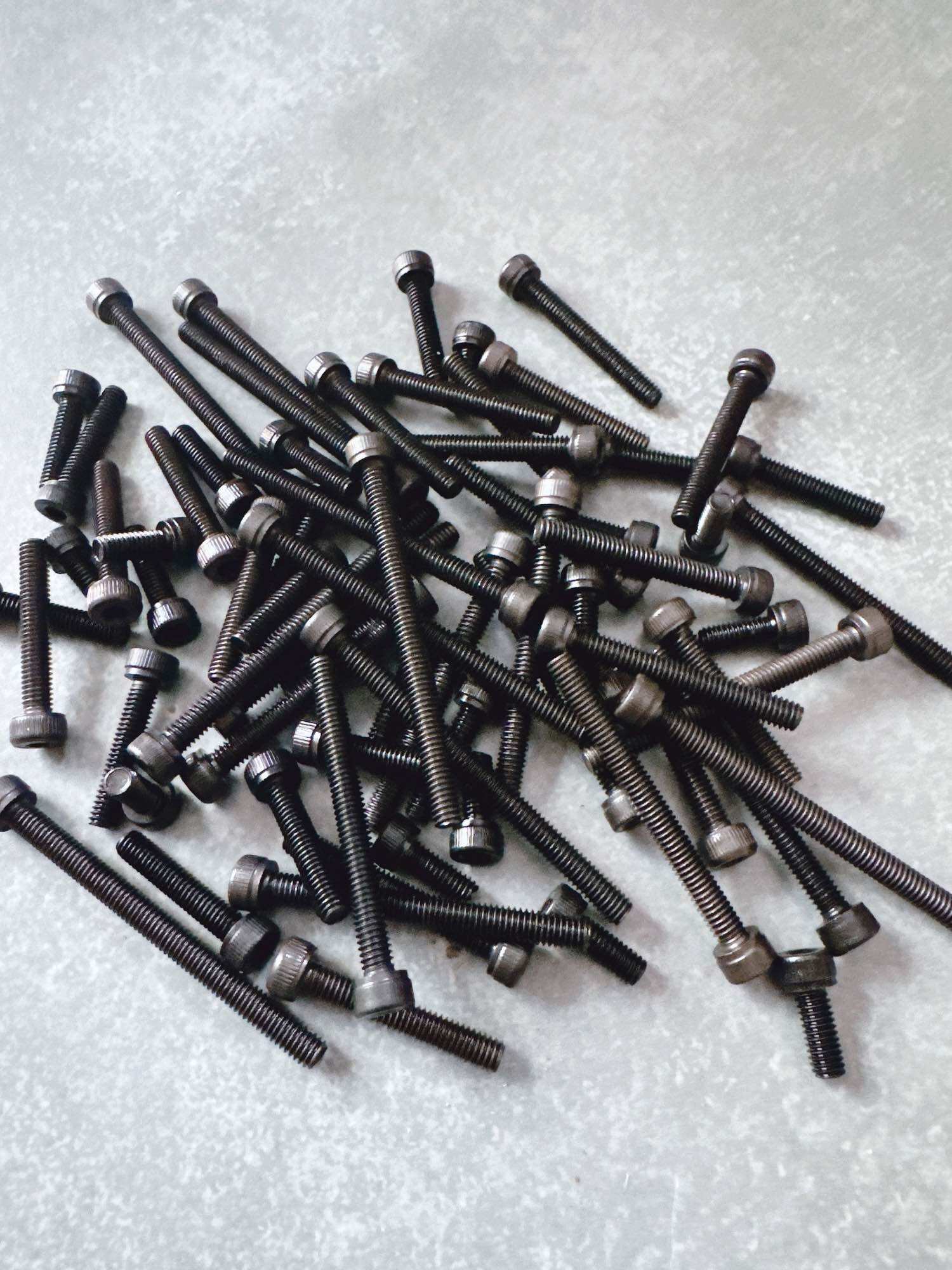 Ốc bulong M4 4li lục giác chìm sử dụng lục giác 3 chất liệu thép đen đủ size thông dụng gắn xe máy