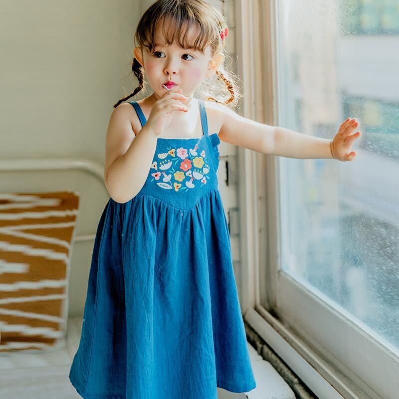 Đầm 2 dây cổ điển Bebezoo bé gái