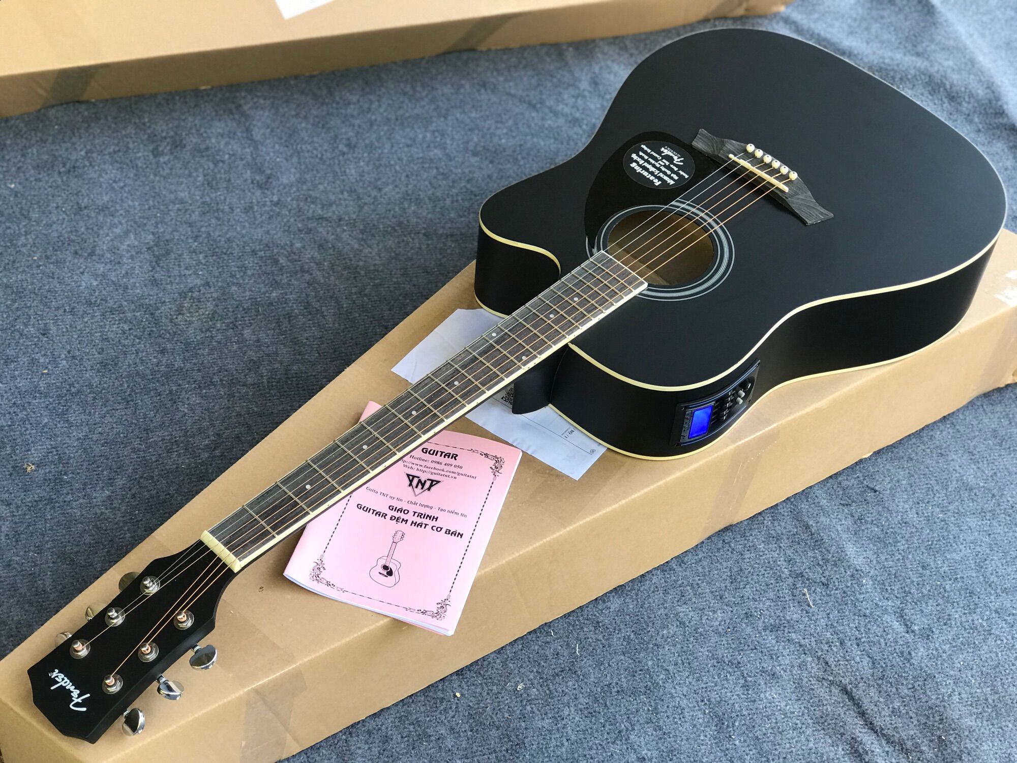 Sale sốc Guitar acotisc fender cd60 eq mầu đen