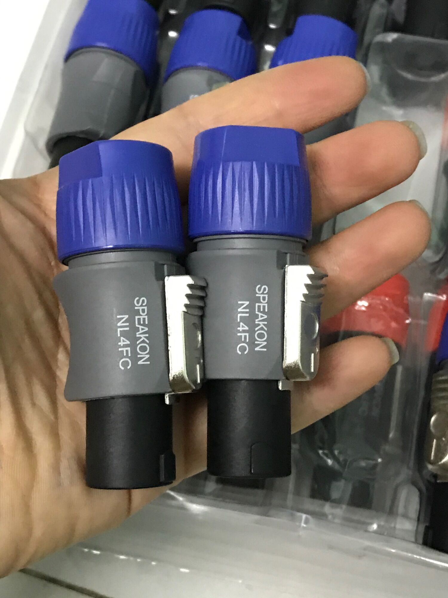 Jack loa sân khấu Neutrik