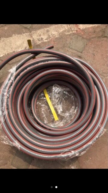 Ống nước nhựa PVC cao cấp siêu bền Phú Thịnh phi 14( 1 mét)