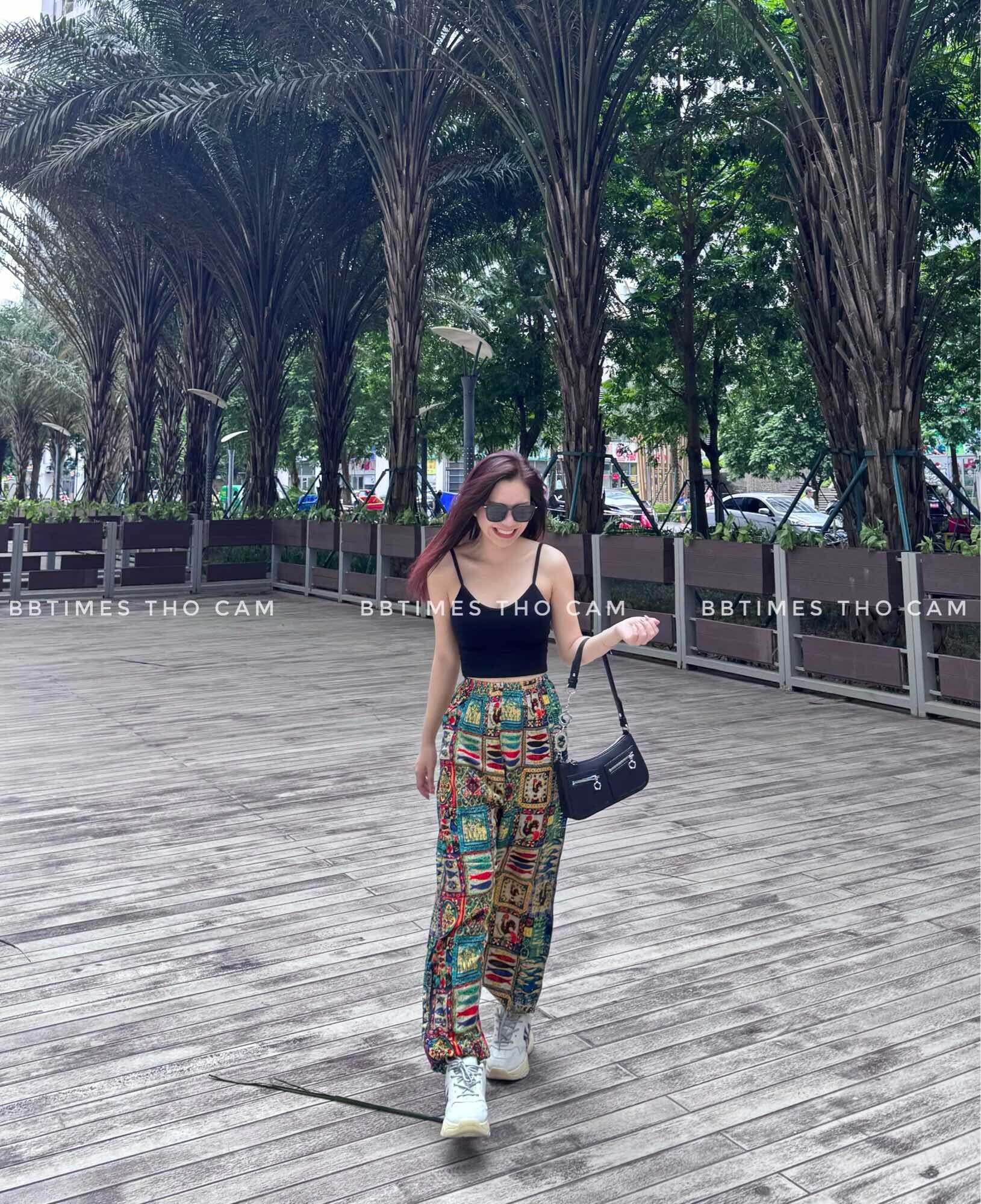 Clothed-Textured Cloth Pants with Pockets