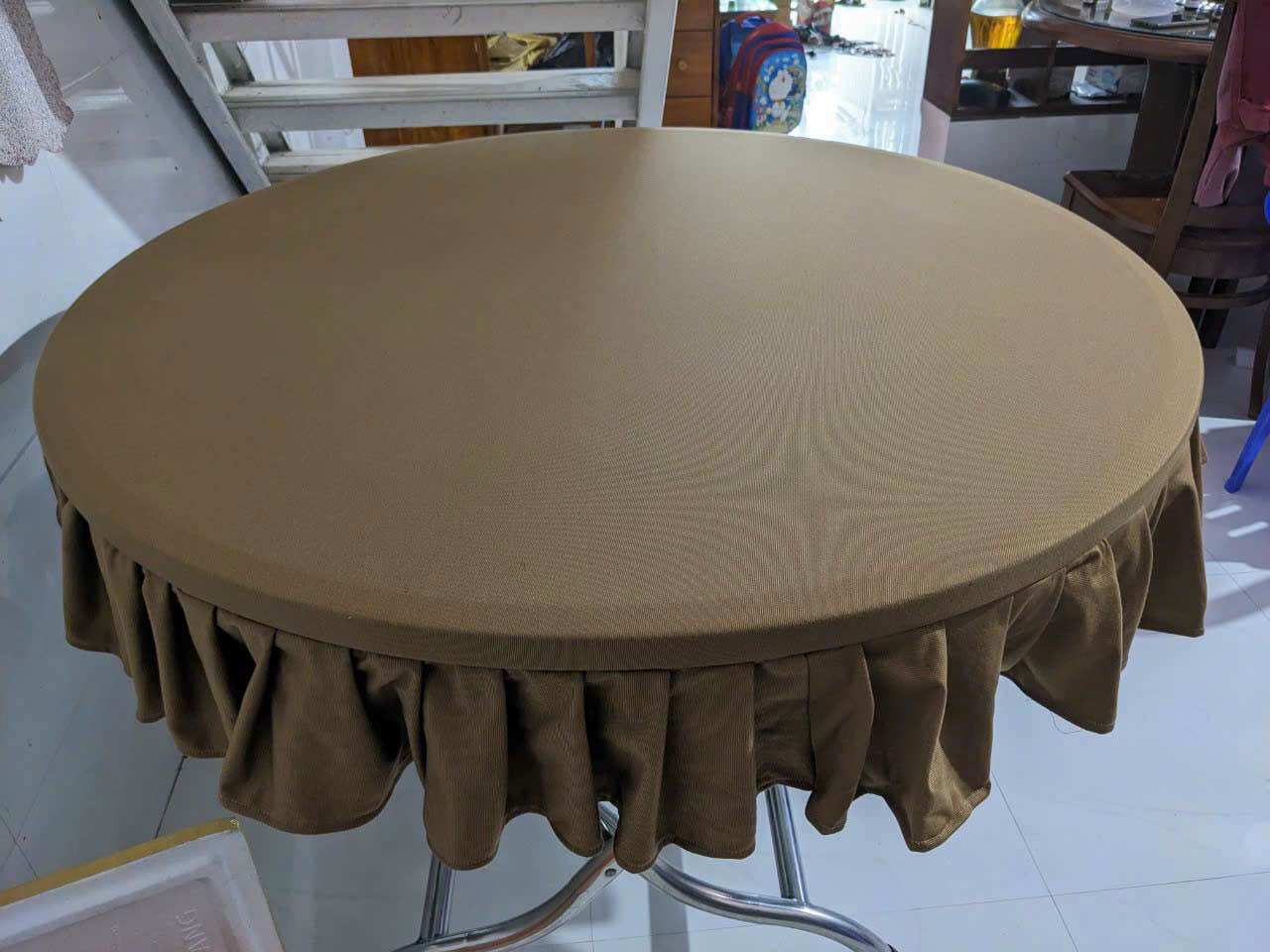 Khăn trải bàn tròn