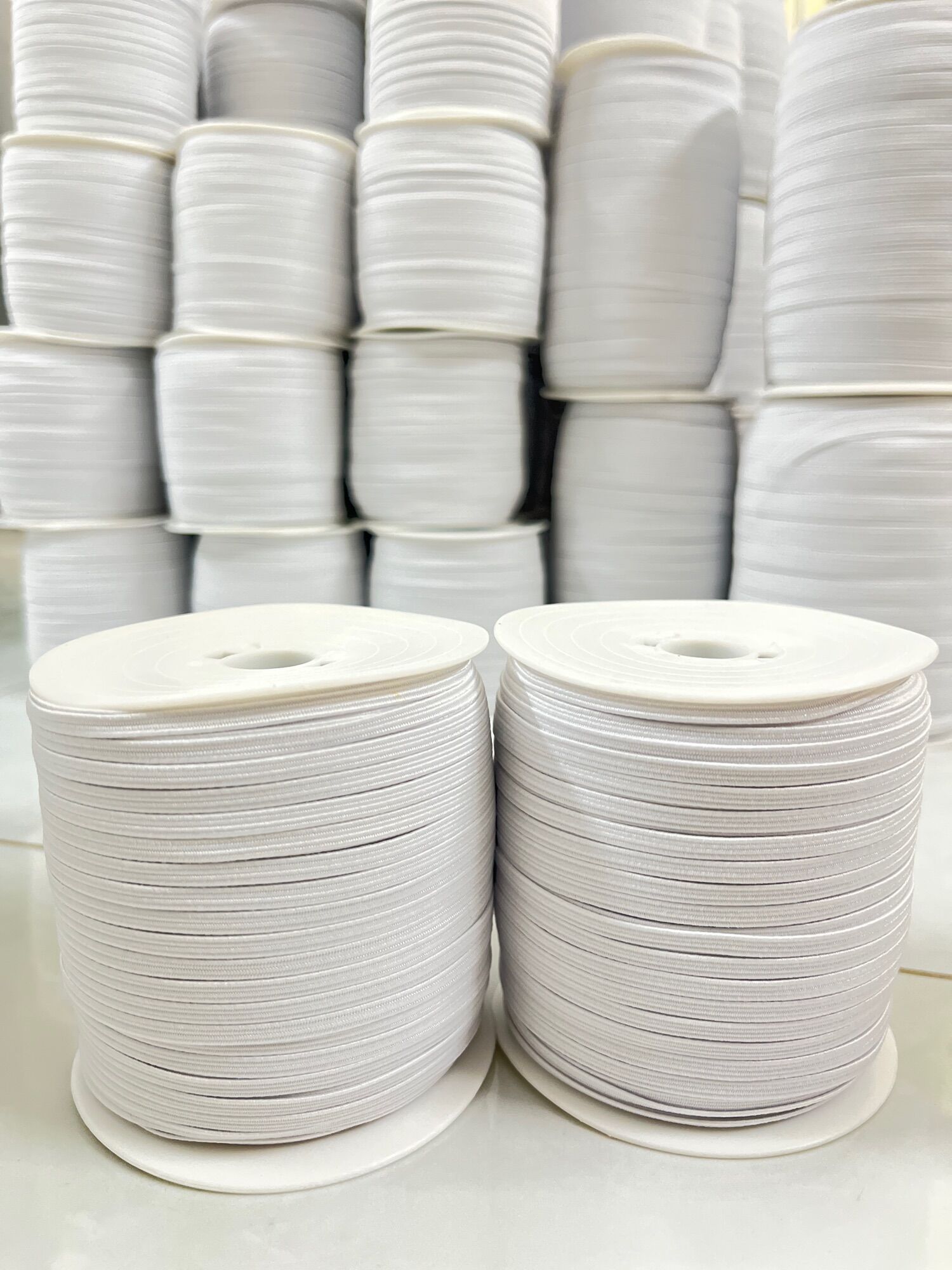 Thun 3li màu trắng nắp trắng cuộn dài 100m hàng đẹp chuẩn