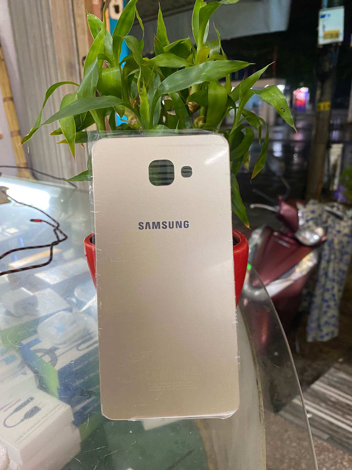 Nắp lưng  kính lưng Samsung A9 Pro A910 vàng(không kính cam)