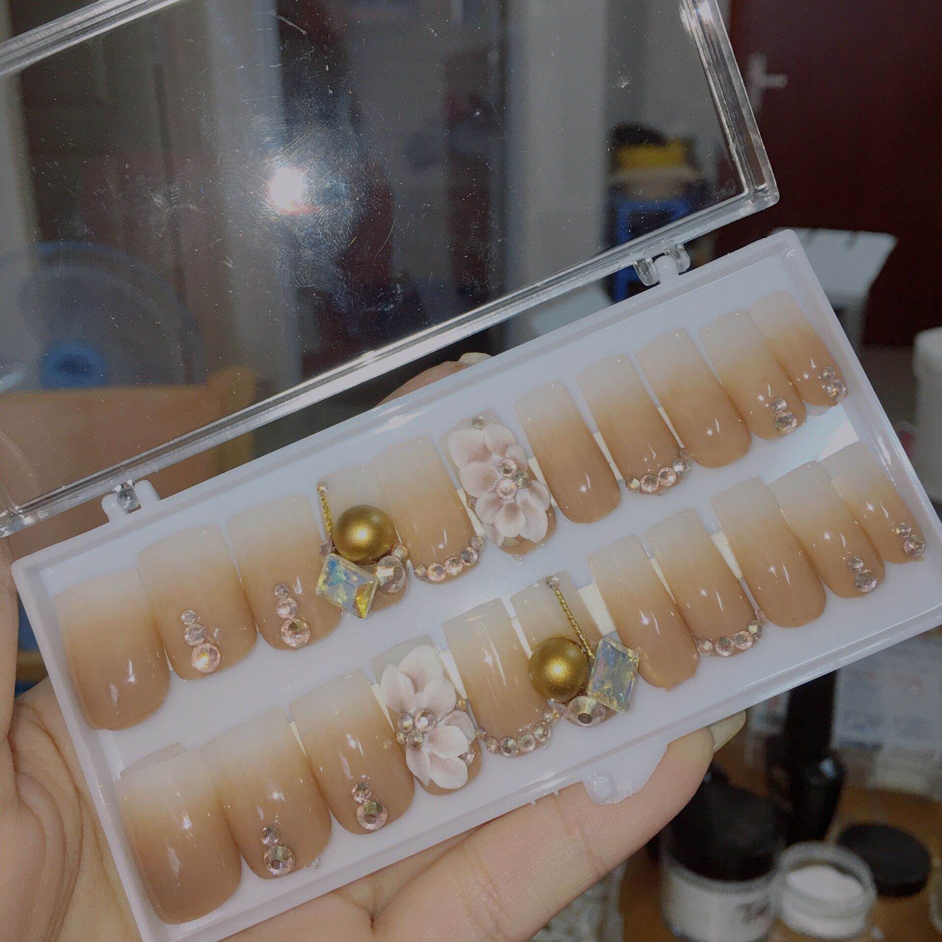 Nailbox/Bộ 24 móng úp tay thiết kế sẵn/móng tay giả phối màu be