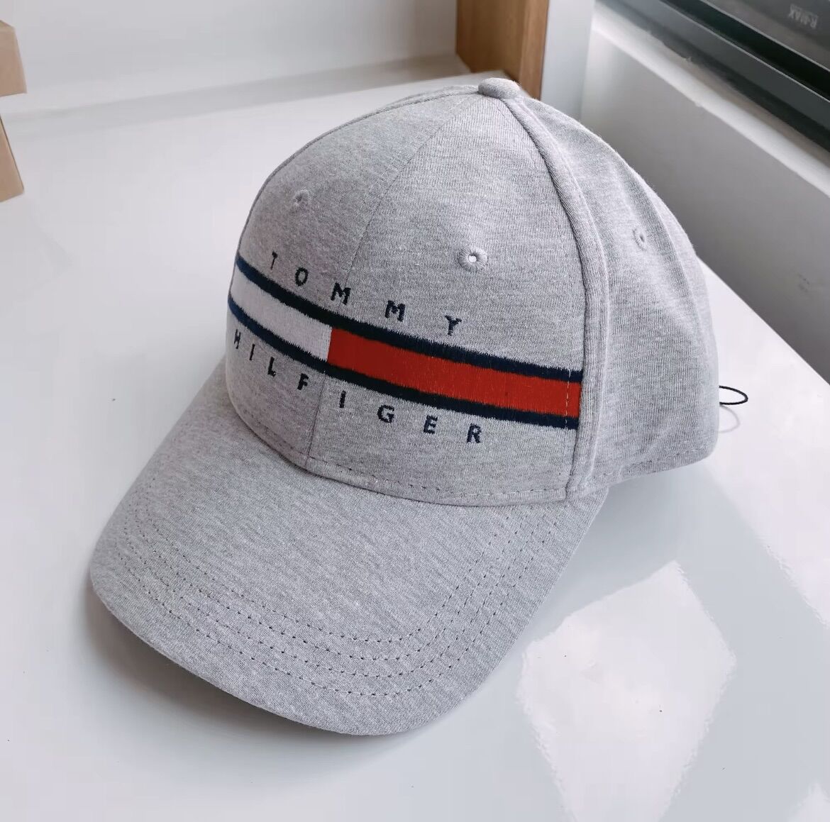 Mũ/nón Tommy Hilfiger chính hãng