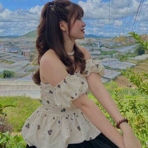 ÁO KIỂU PEPLUM HOA NHÍ CÚP BÍ CH5