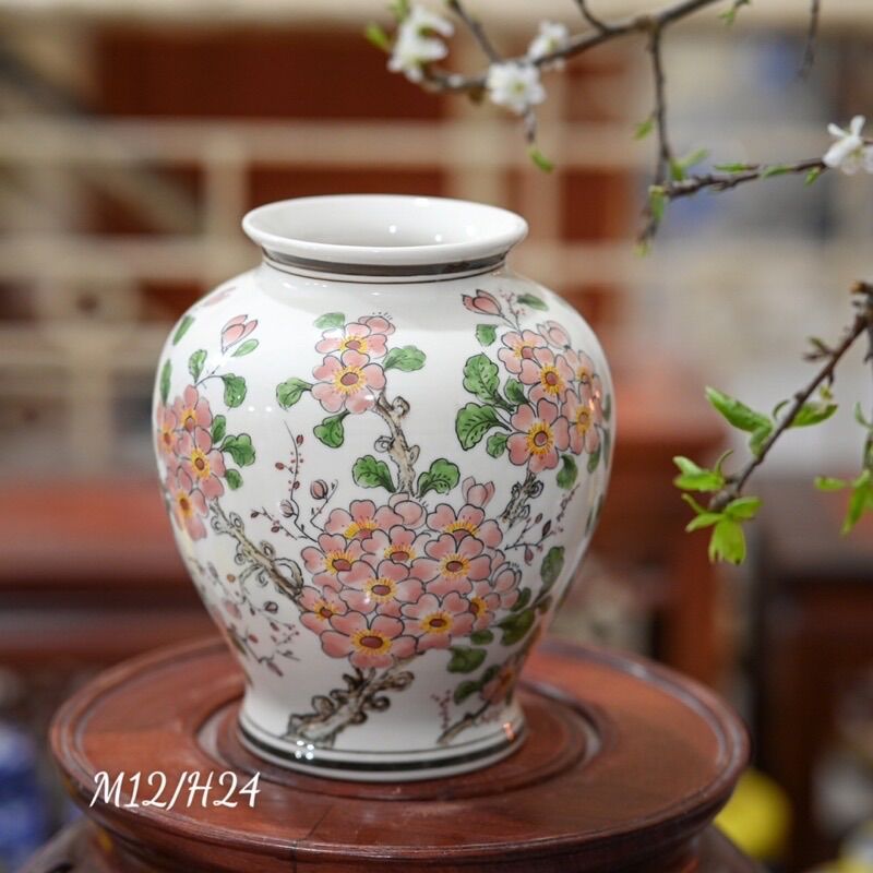 Bình cắm hoa men lam, vẽ thủ công. Gốm sứ Bát Tràng