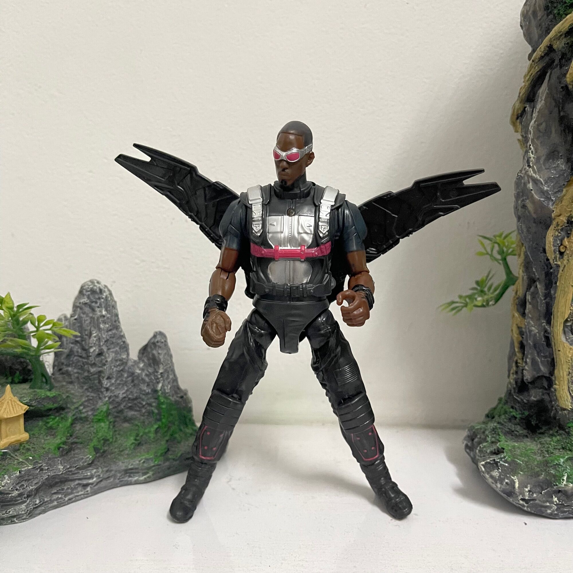 Falcon marvel mô hình siêu anh hùng đồ chơi bẻ khớp