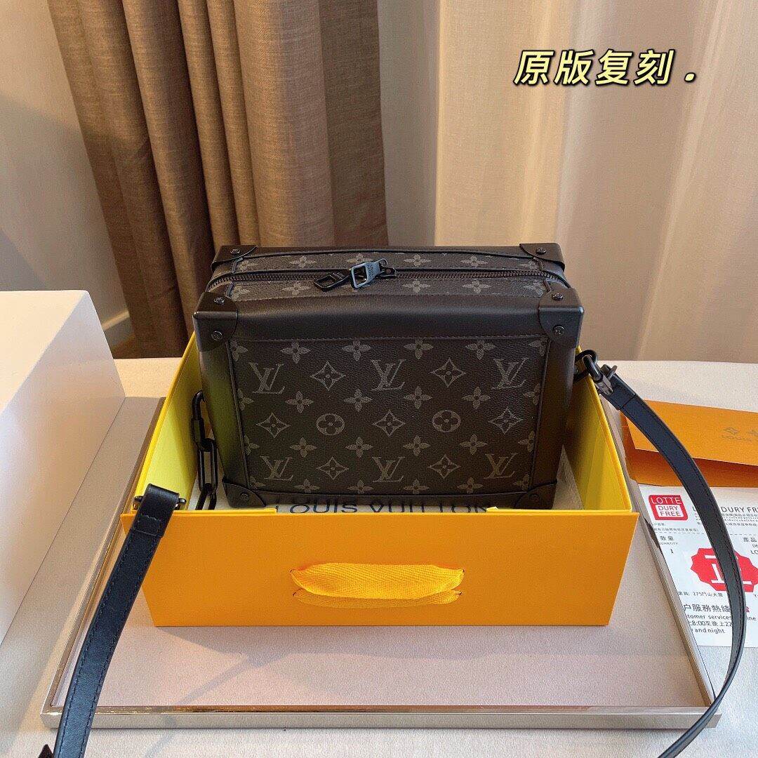 Túi cốp đeo chéo L.V cao cấp 2021